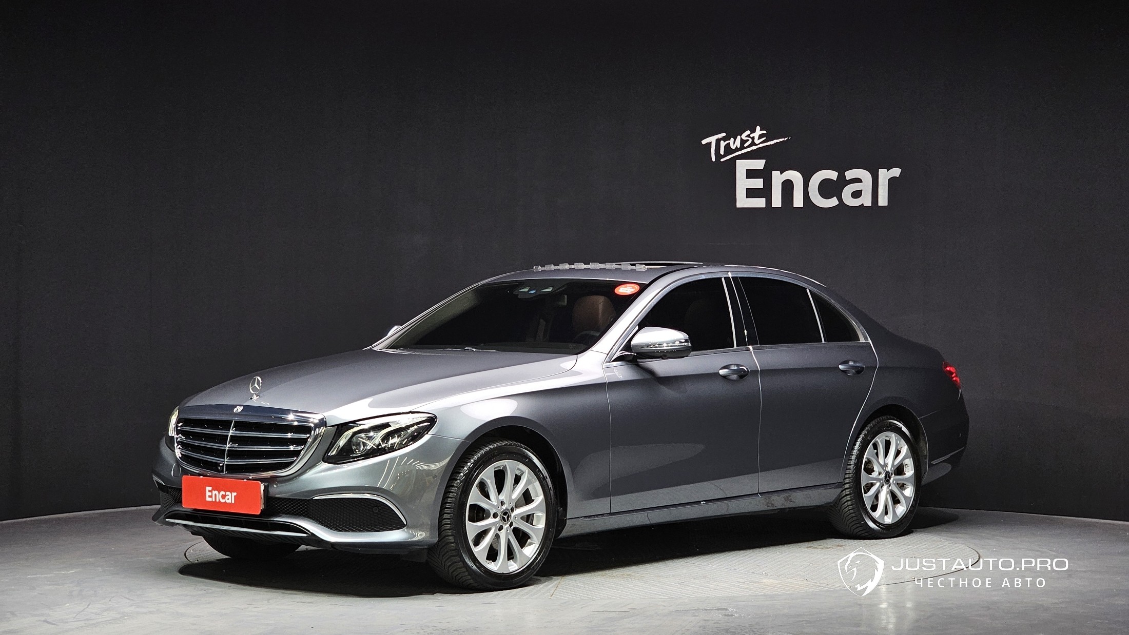 Автомобиль Mercedes-Benz E-Class