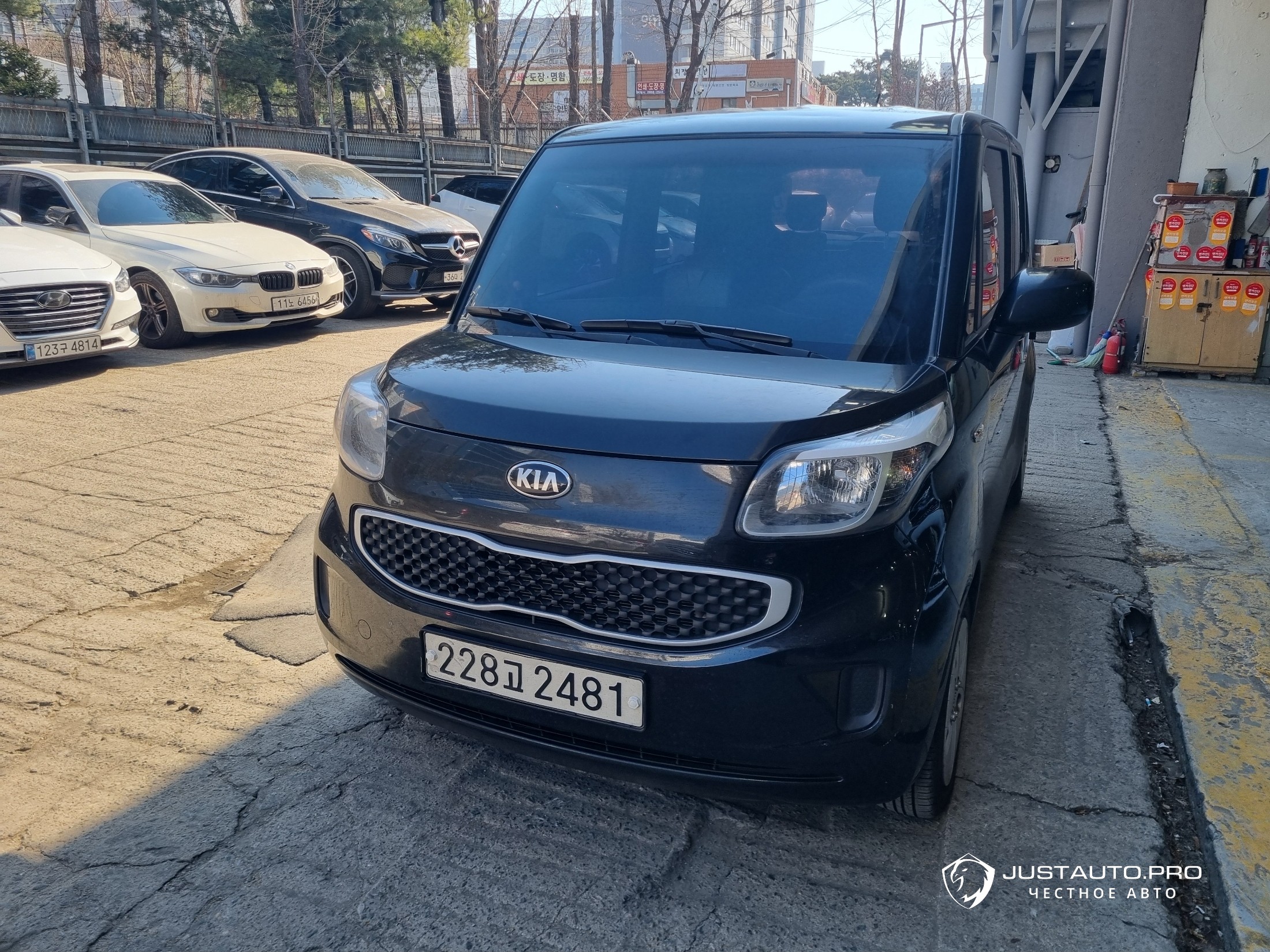 Автомобиль Kia RAY