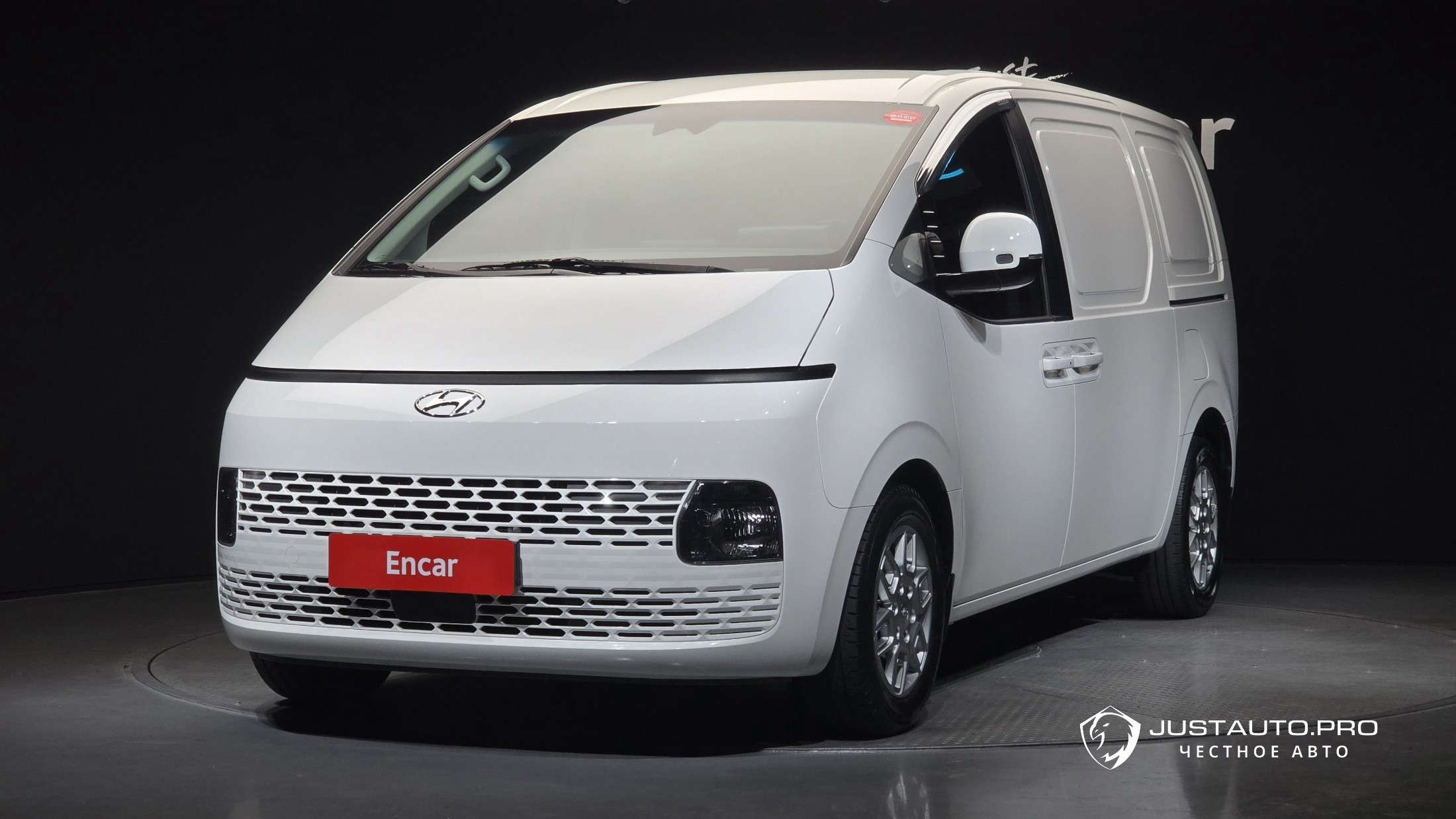 Автомобиль Hyundai Staria
