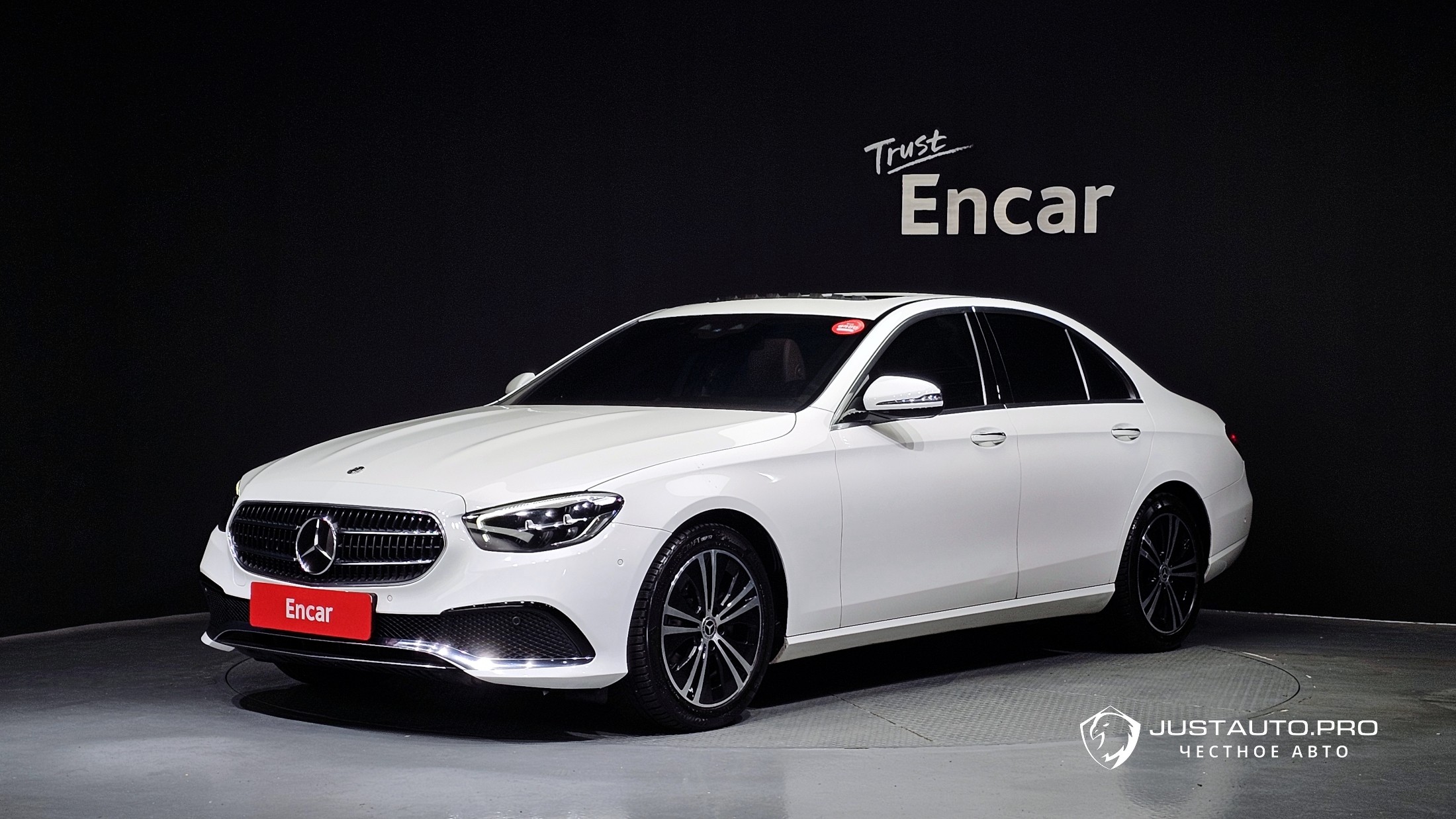 Автомобиль Mercedes-Benz E-Class