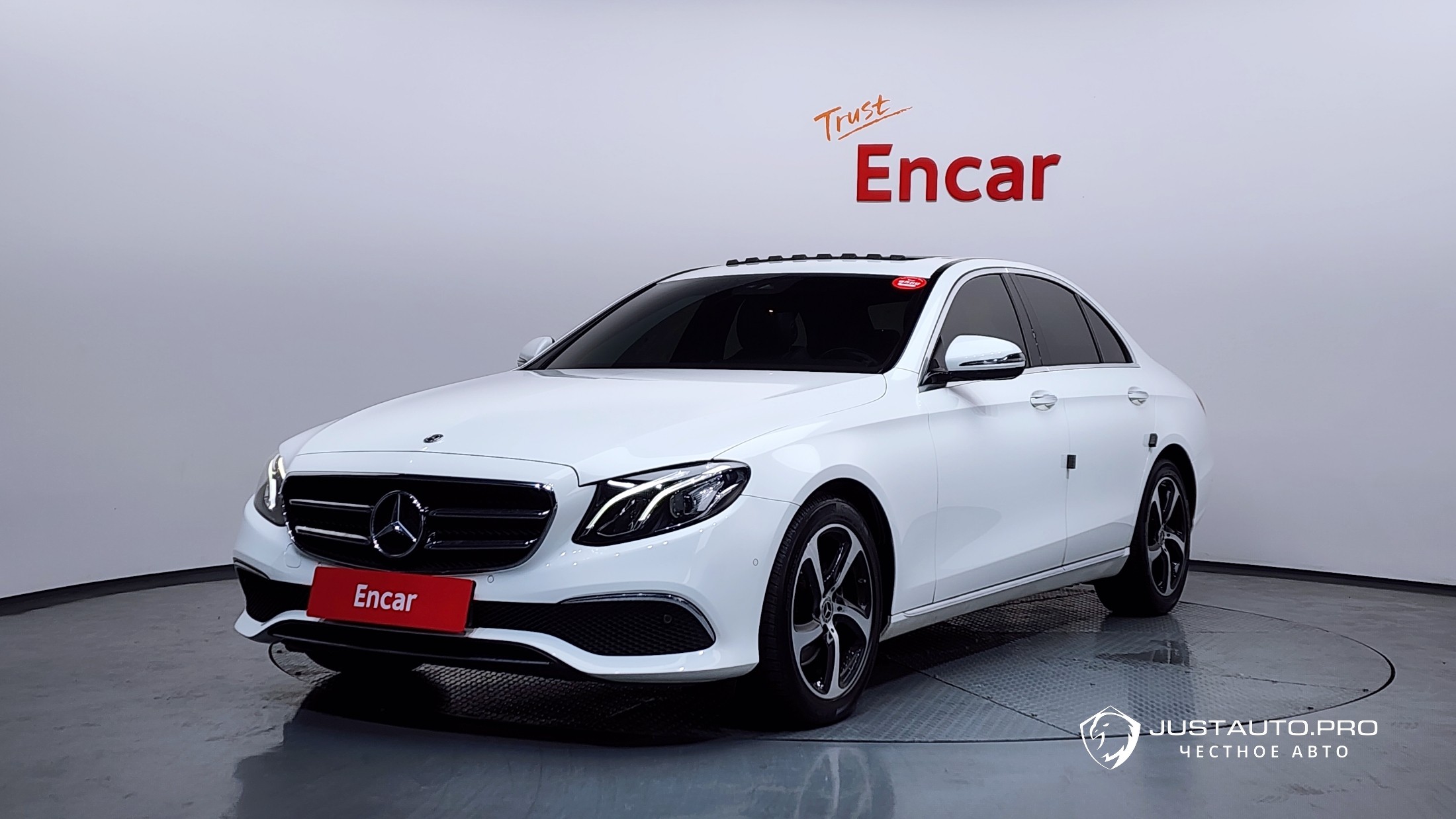Автомобиль Mercedes-Benz E-Class