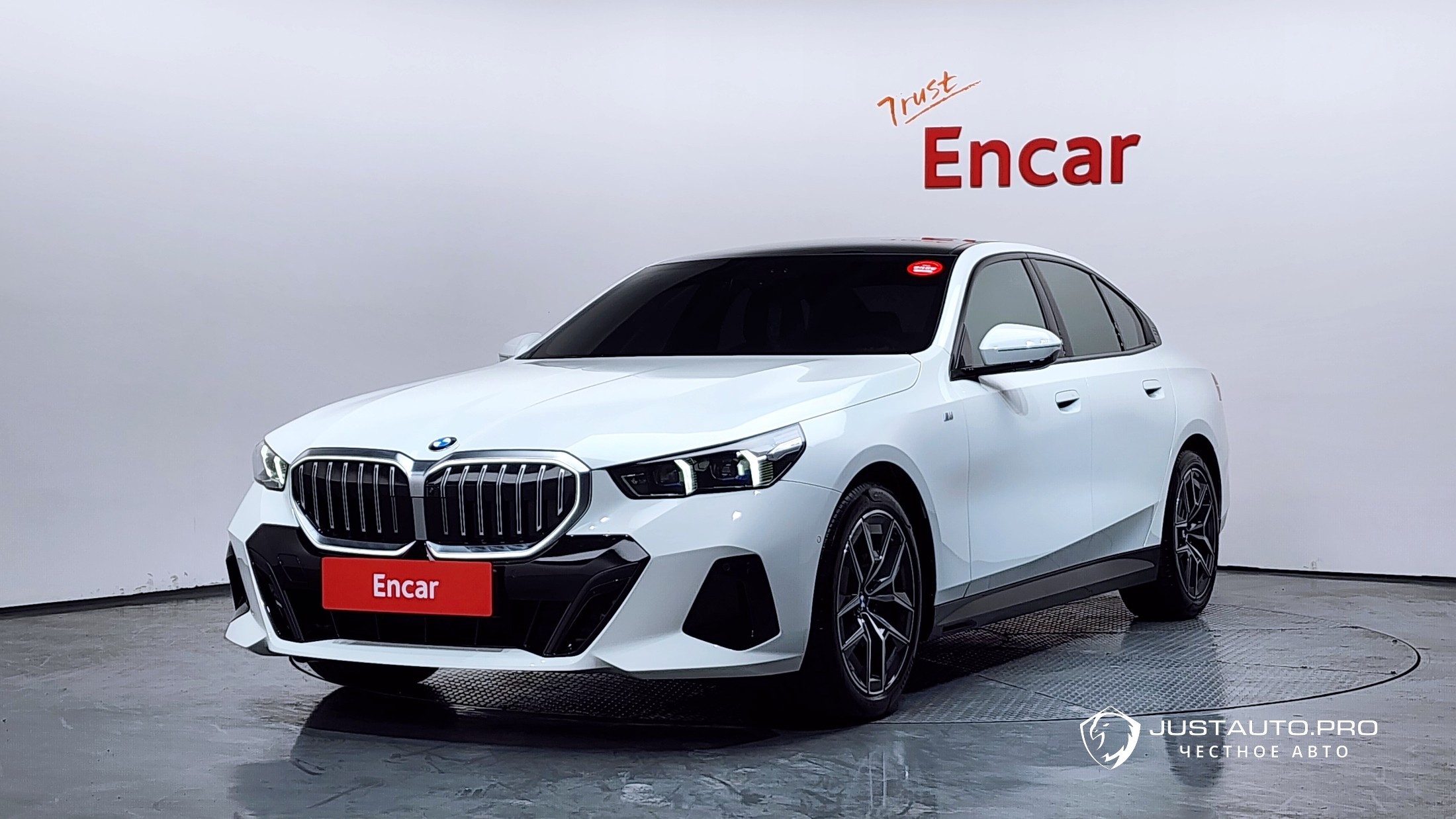 Автомобиль BMW 5-Series