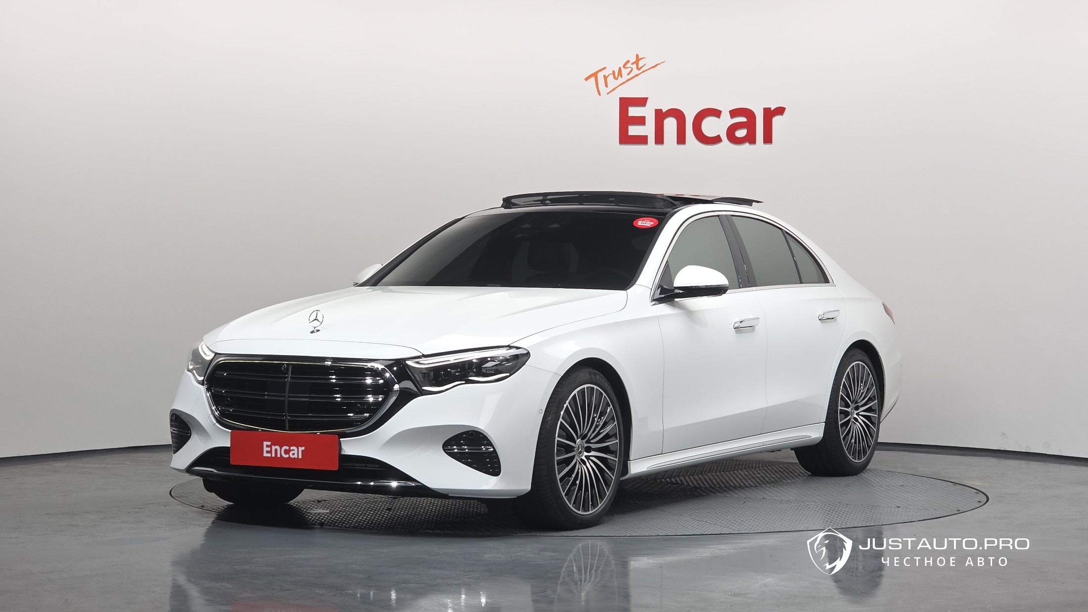 Автомобиль Mercedes-Benz E-Class