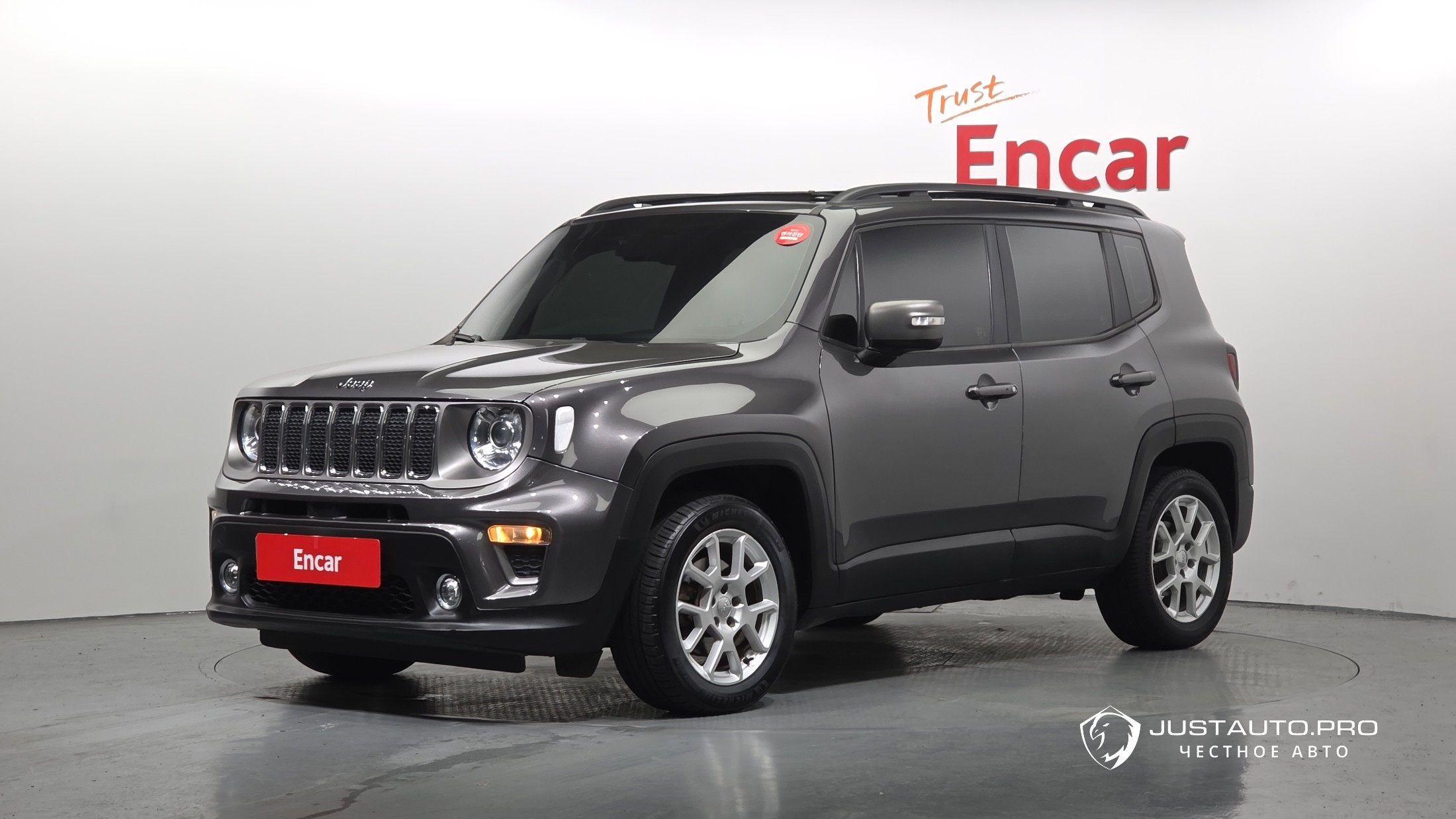 Автомобиль Jeep Renegade