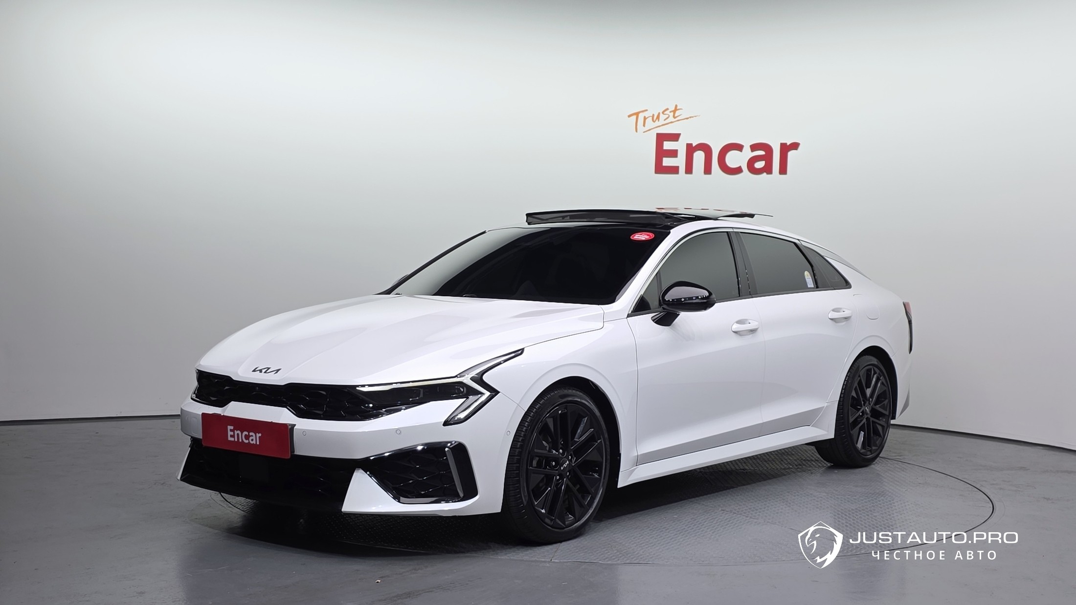 Автомобиль Kia K5