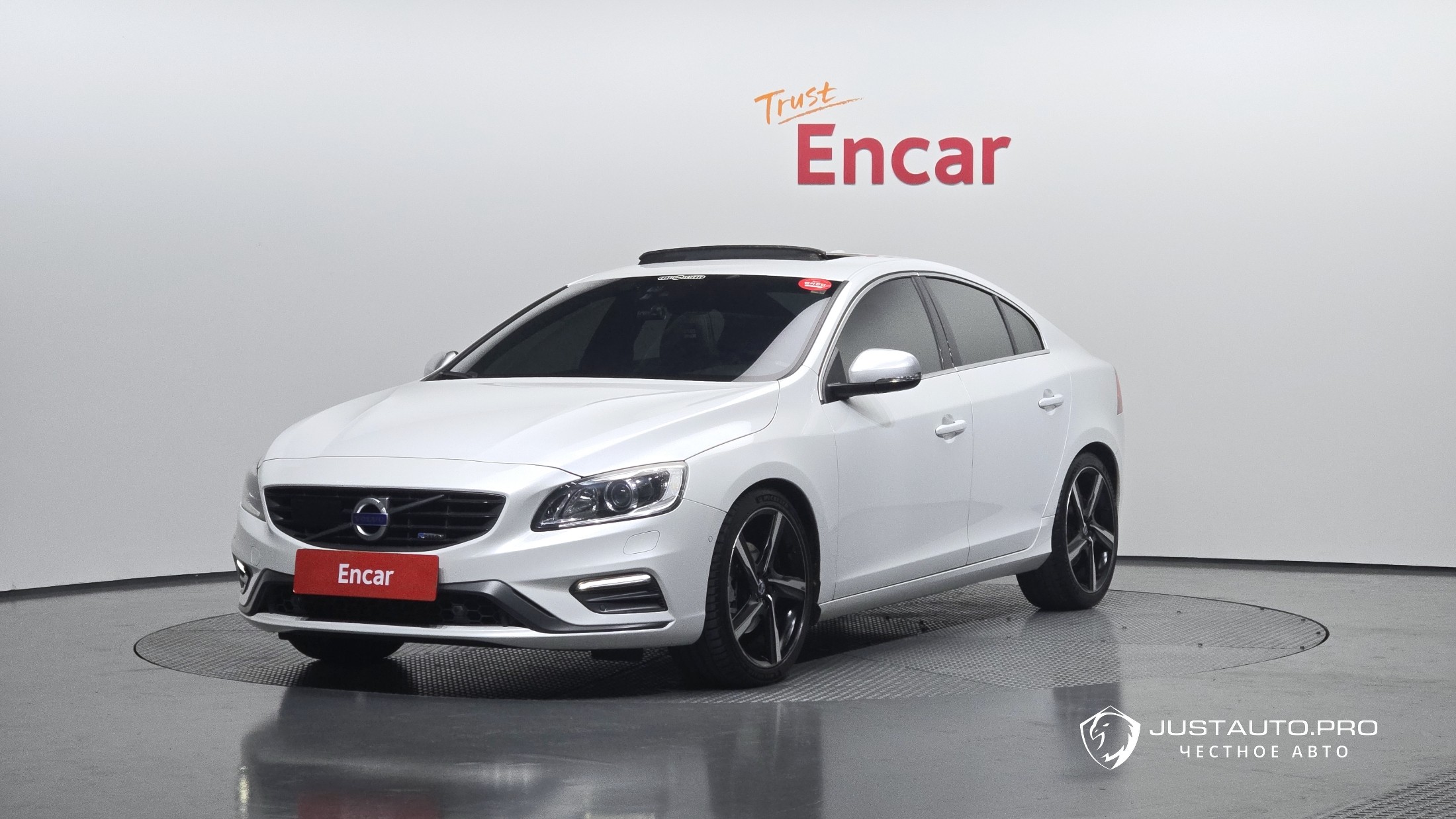 Автомобиль Volvo S60