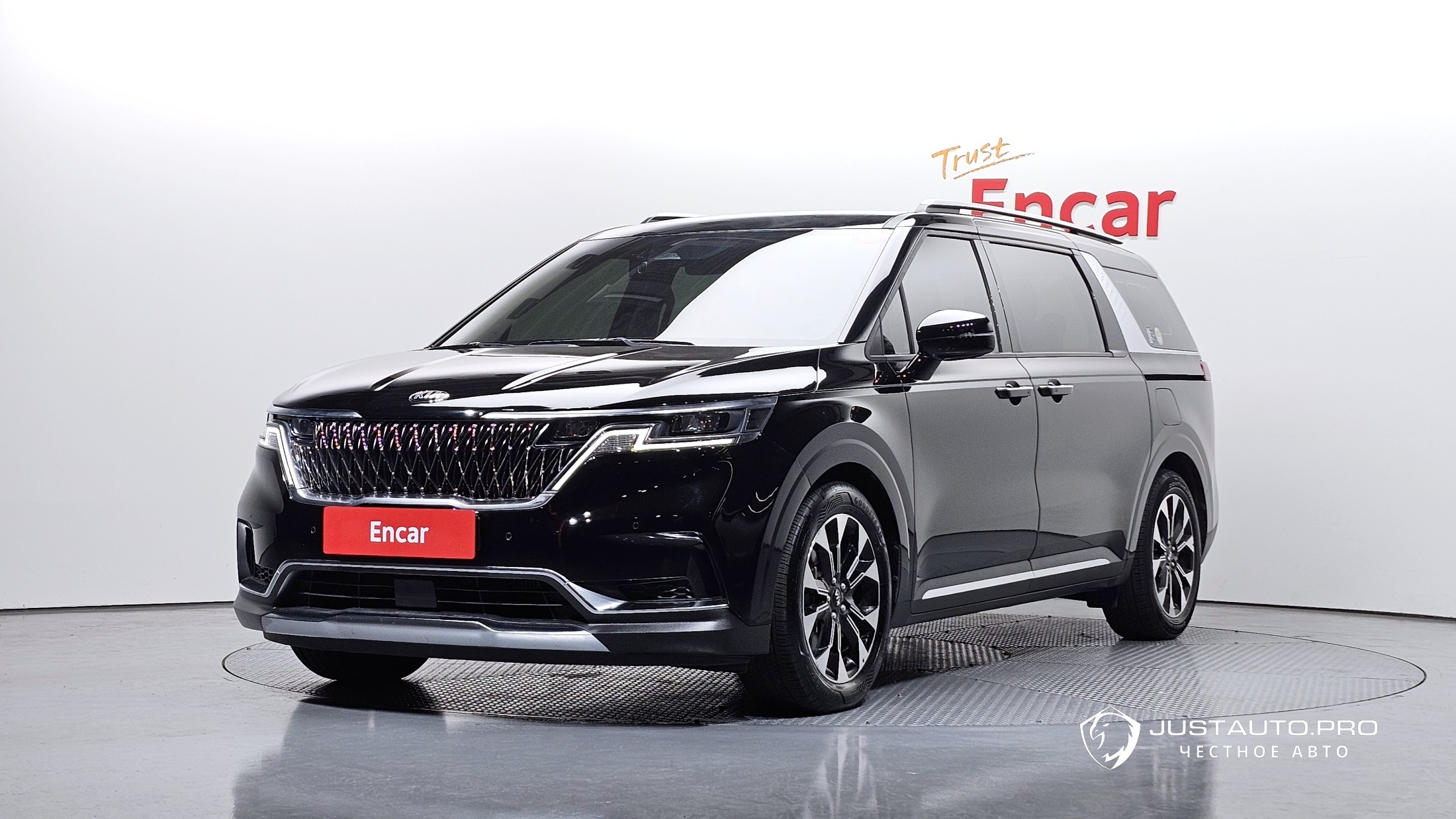 Автомобиль Kia Canival