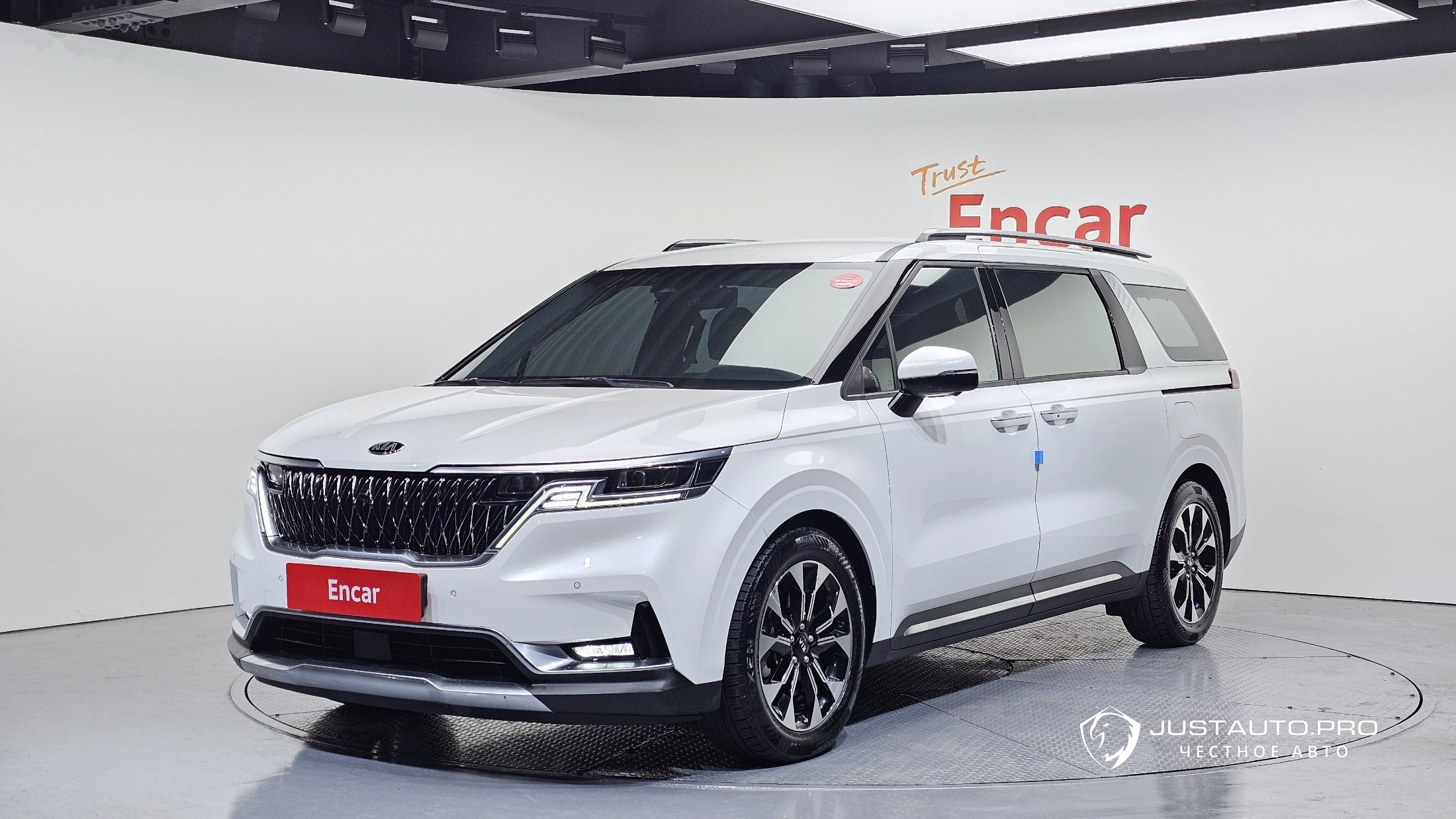 Автомобиль Kia Canival
