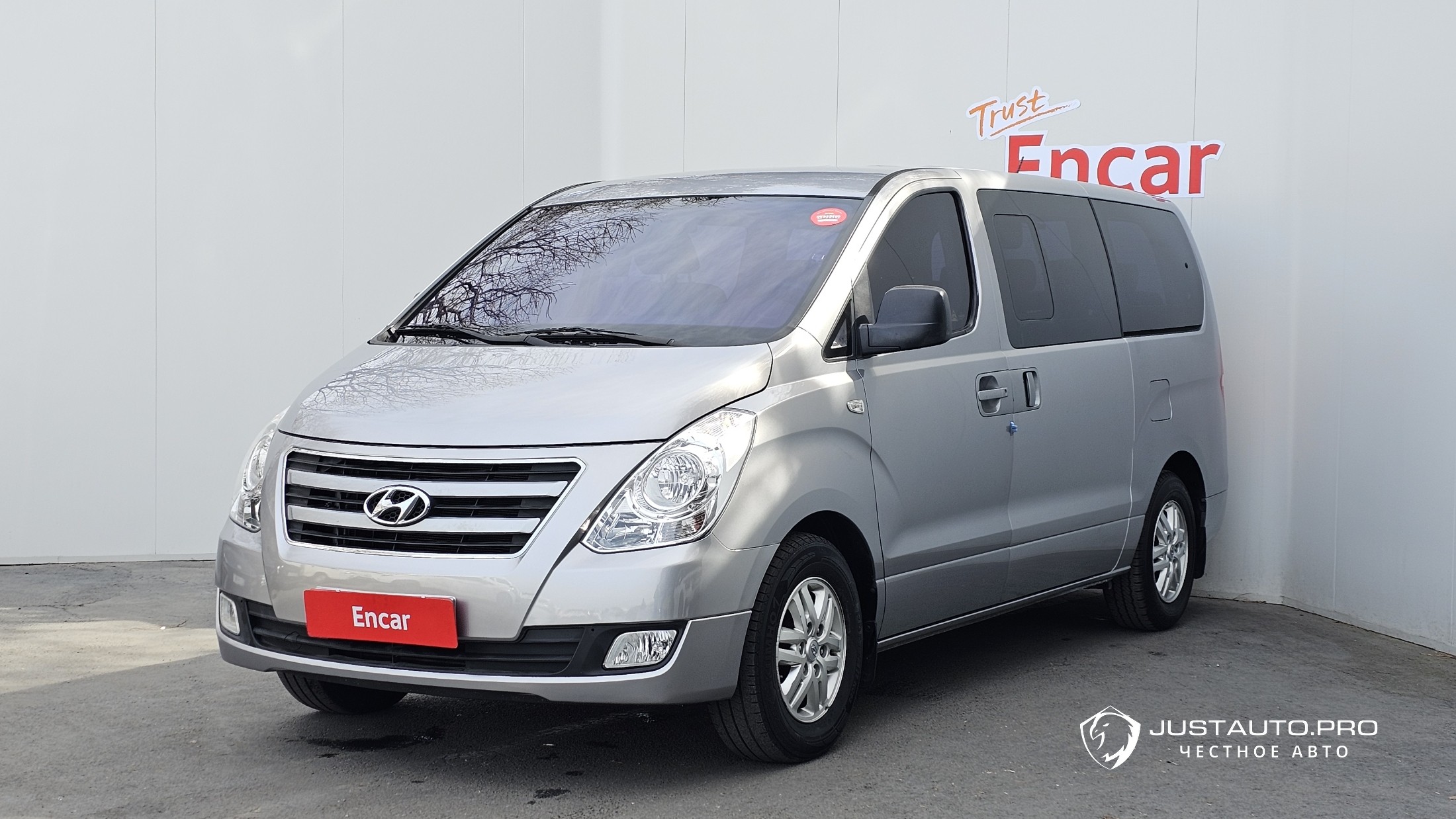 Автомобиль Hyundai Starex