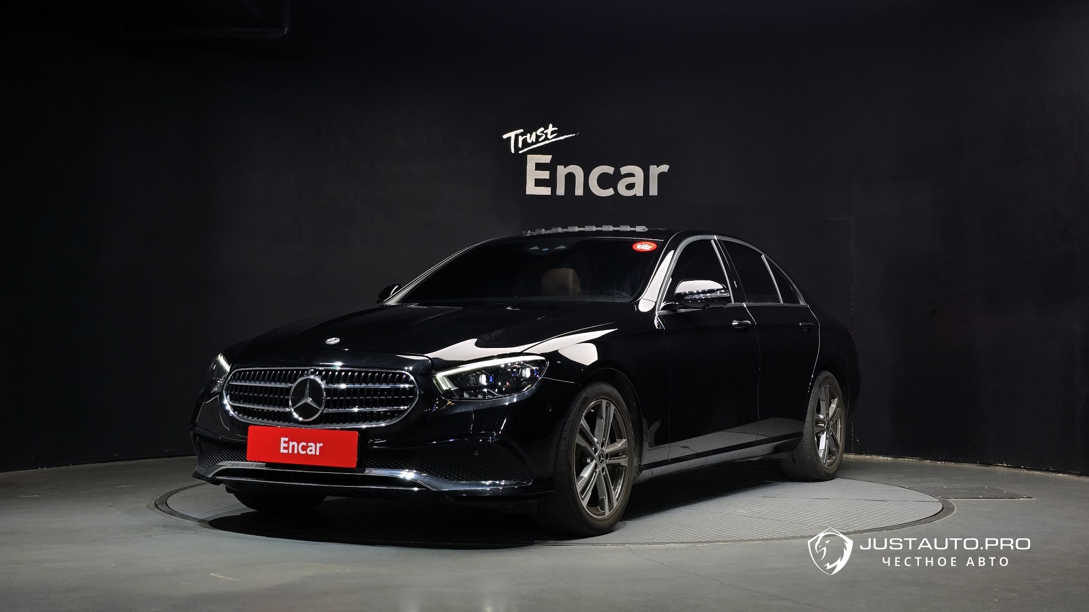 Автомобиль Mercedes-Benz E-Class