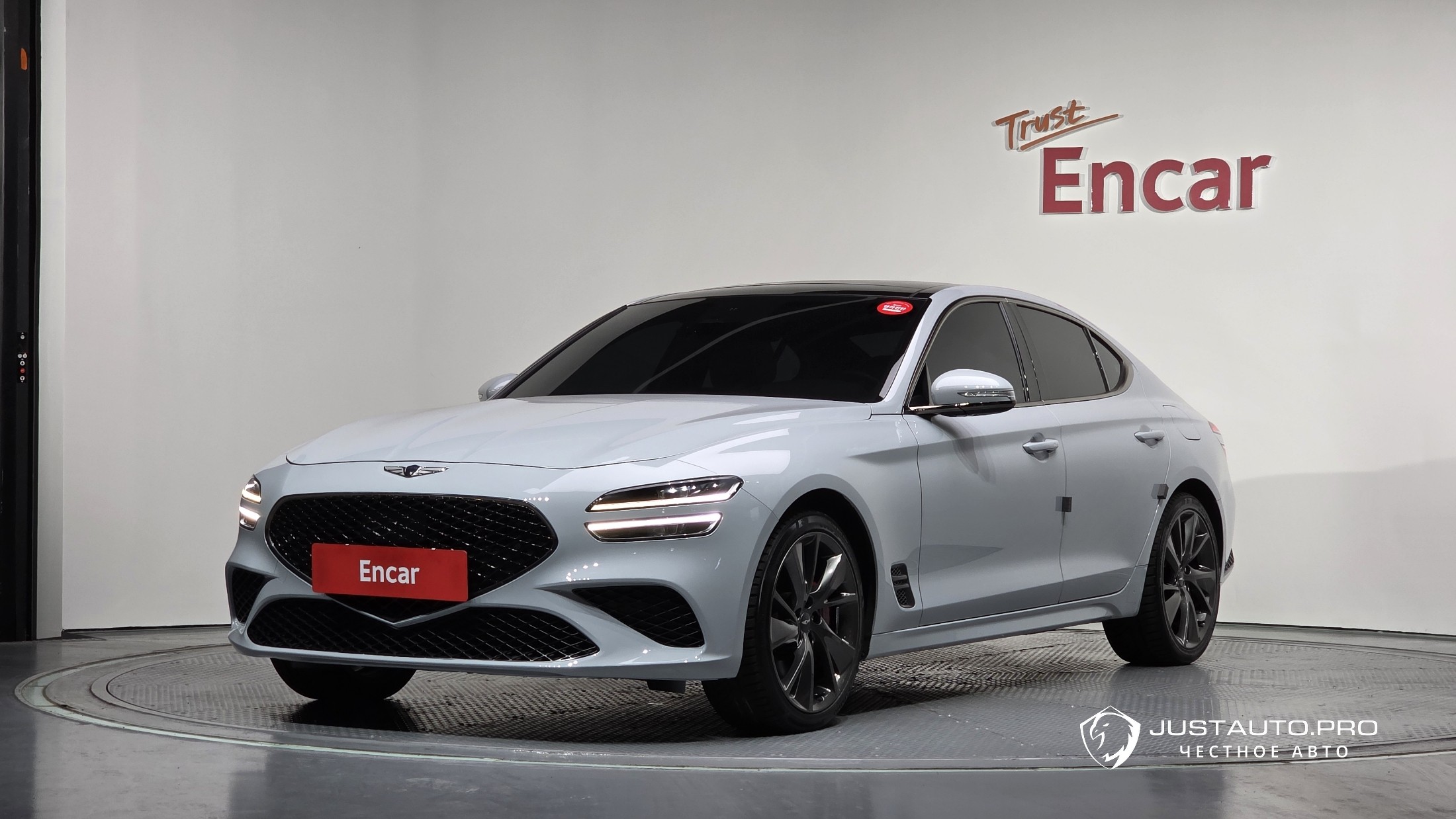 Автомобиль Genesis G70