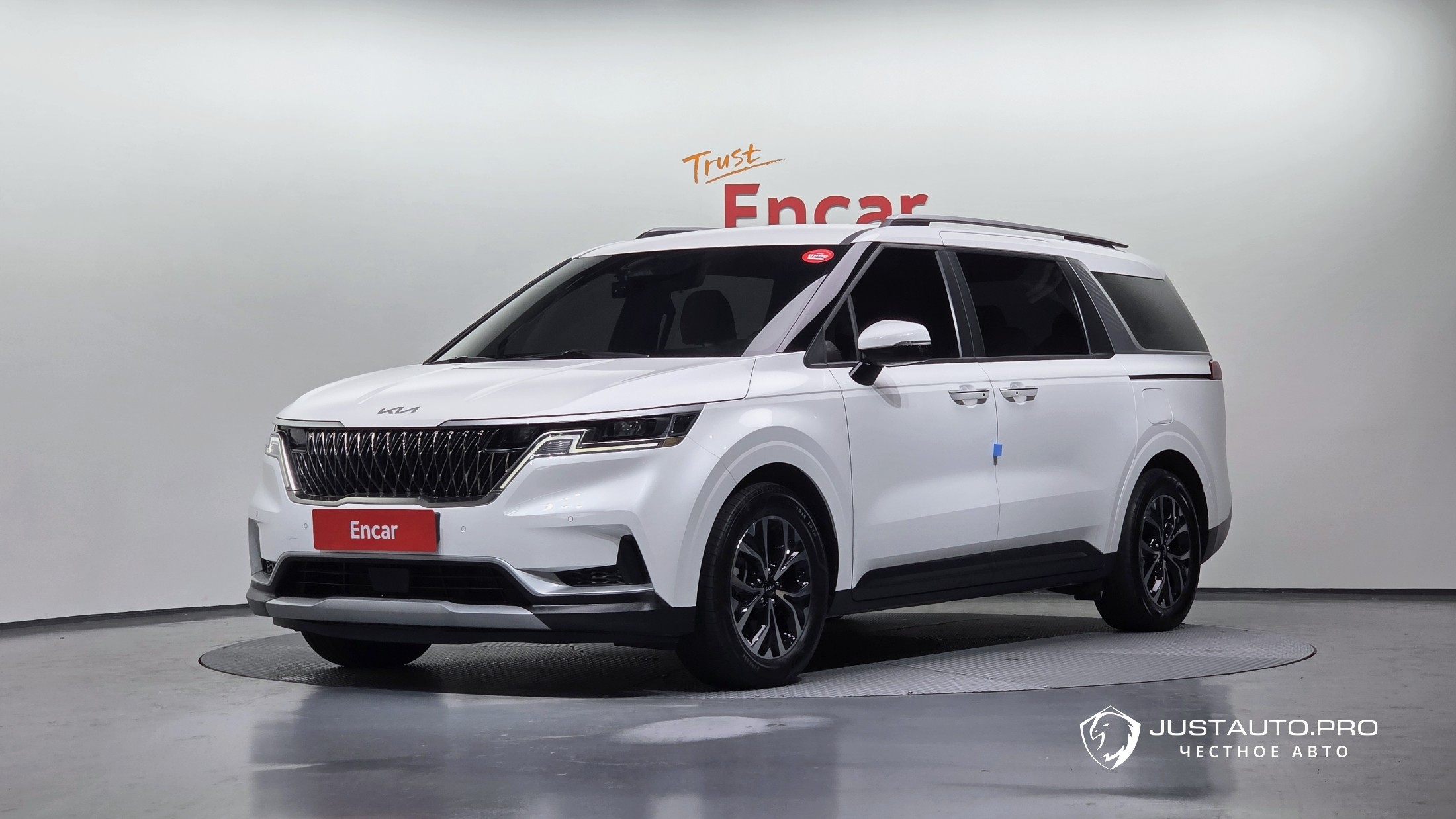 Автомобиль Kia Canival