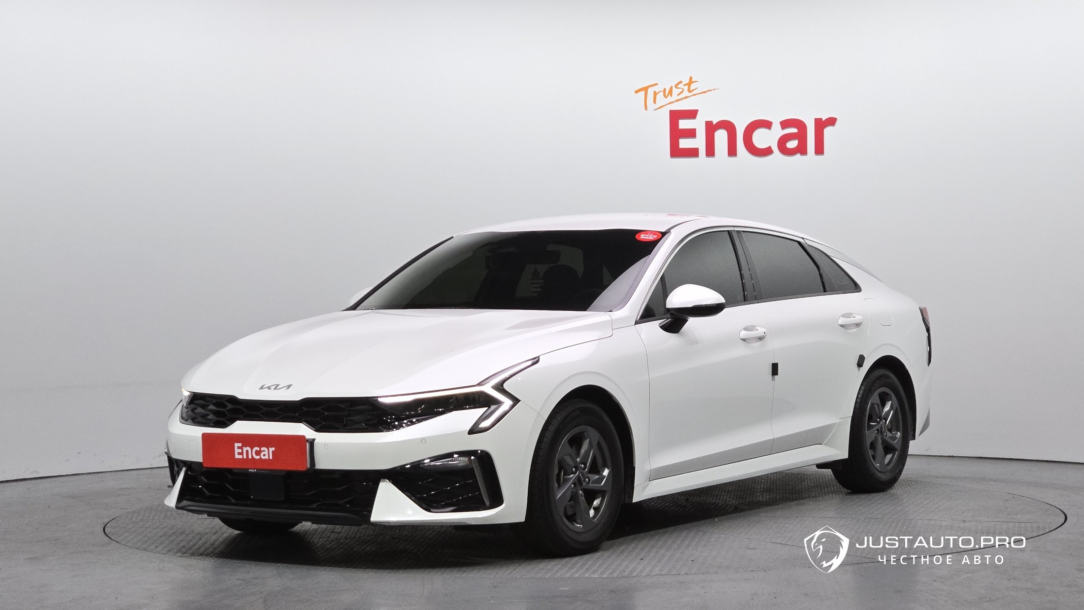 Автомобиль Kia K5