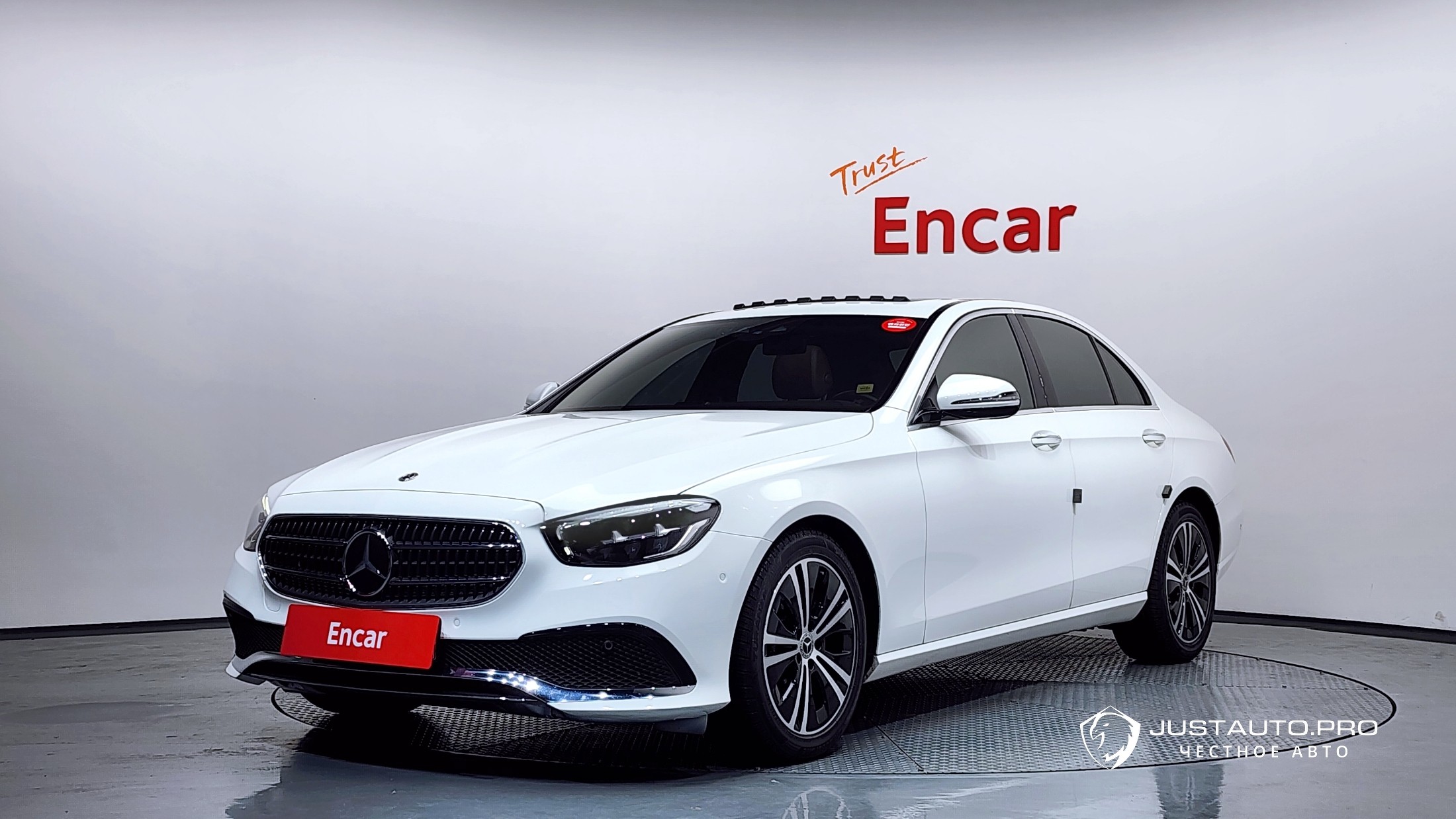 Автомобиль Mercedes-Benz E-Class