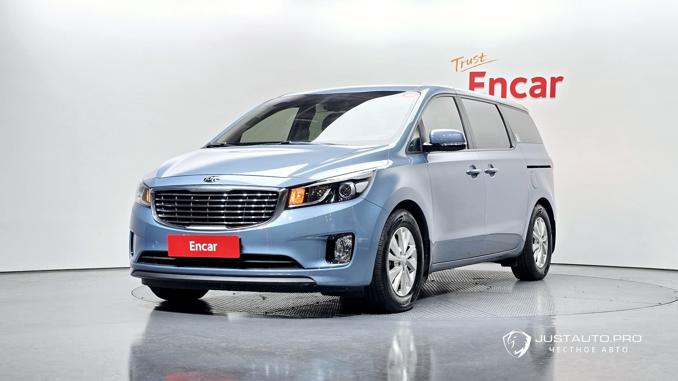 Автомобиль Kia Canival