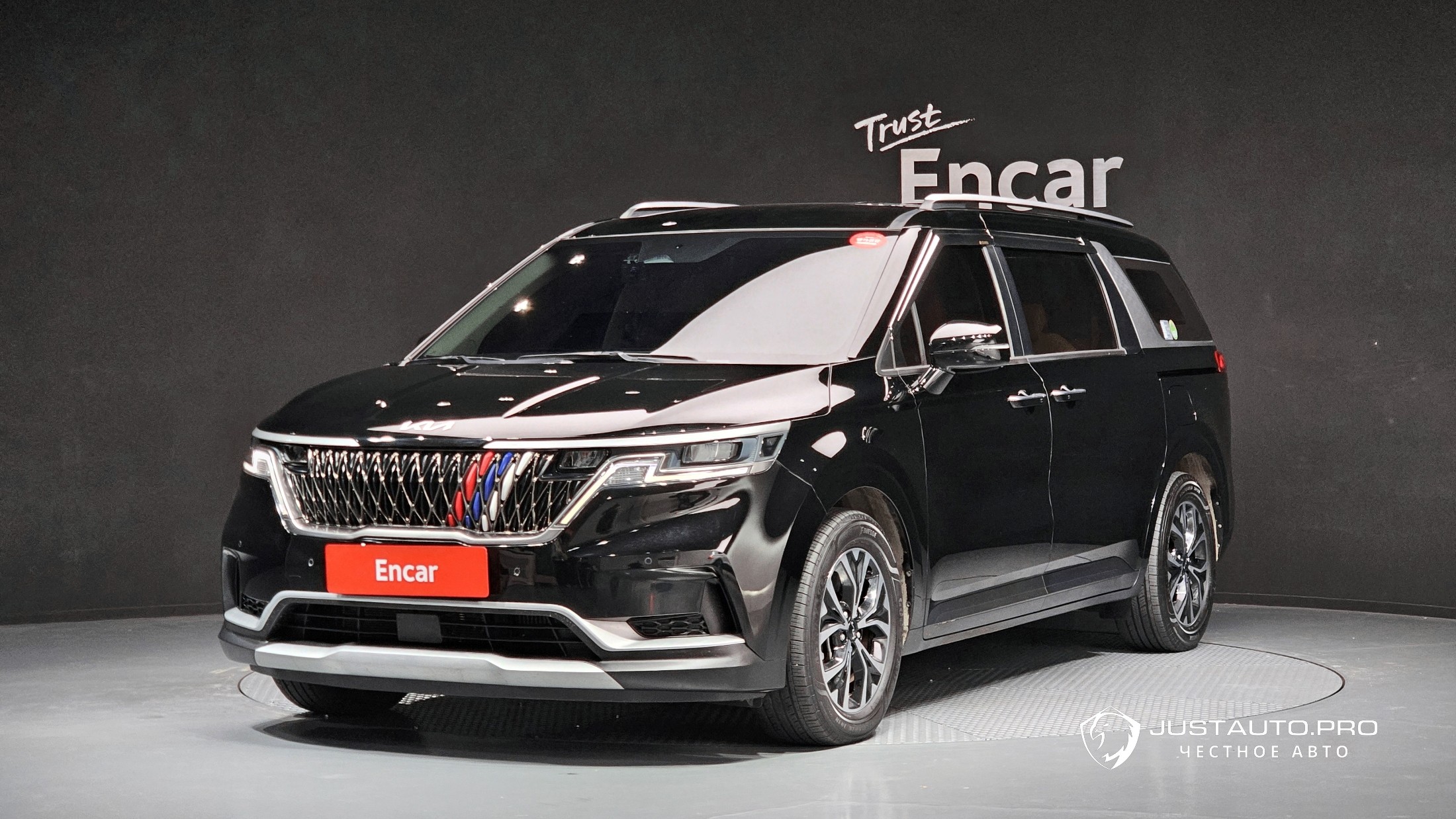Автомобиль Kia Canival