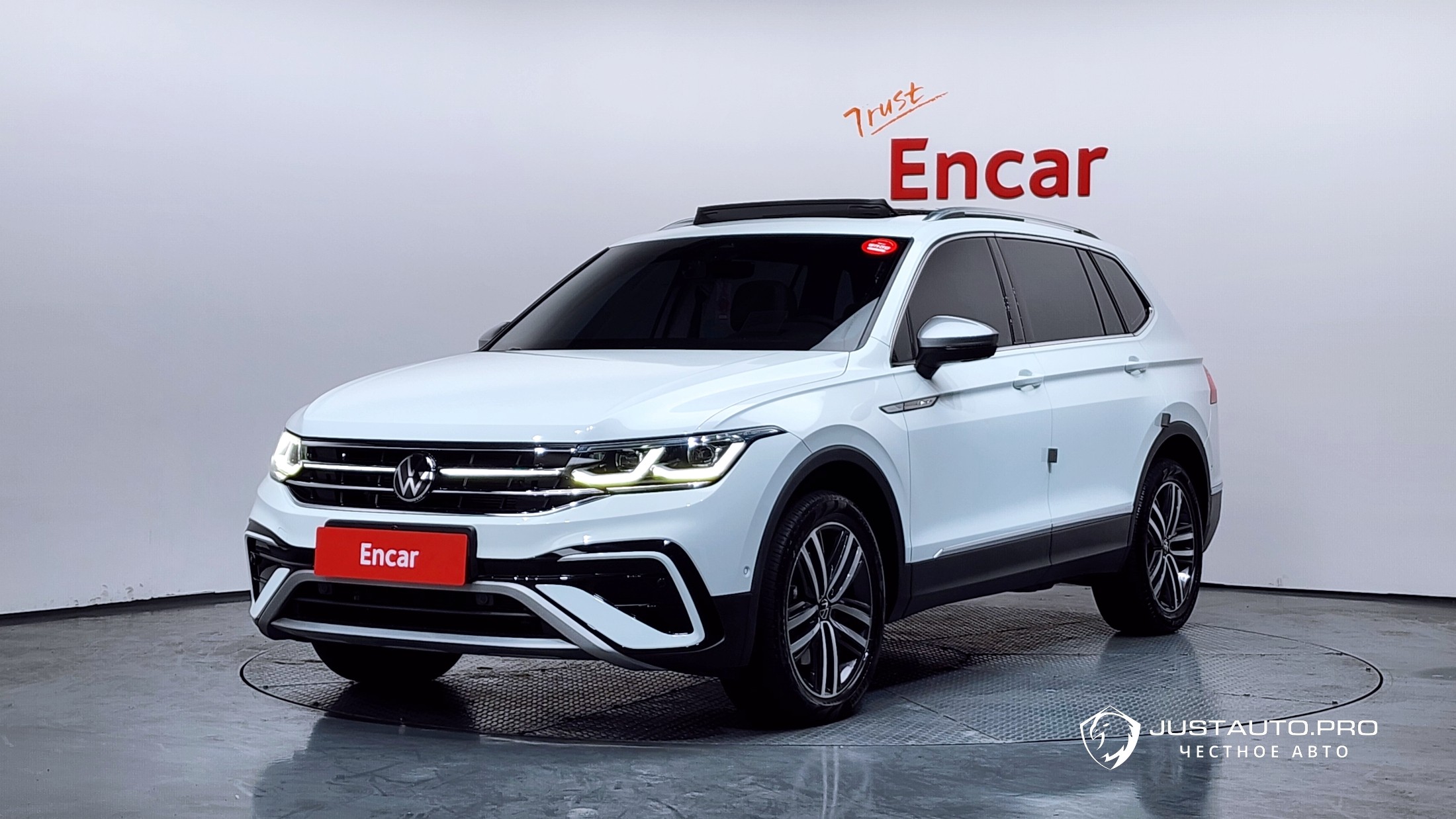 Автомобиль Volkswagen Tiguan