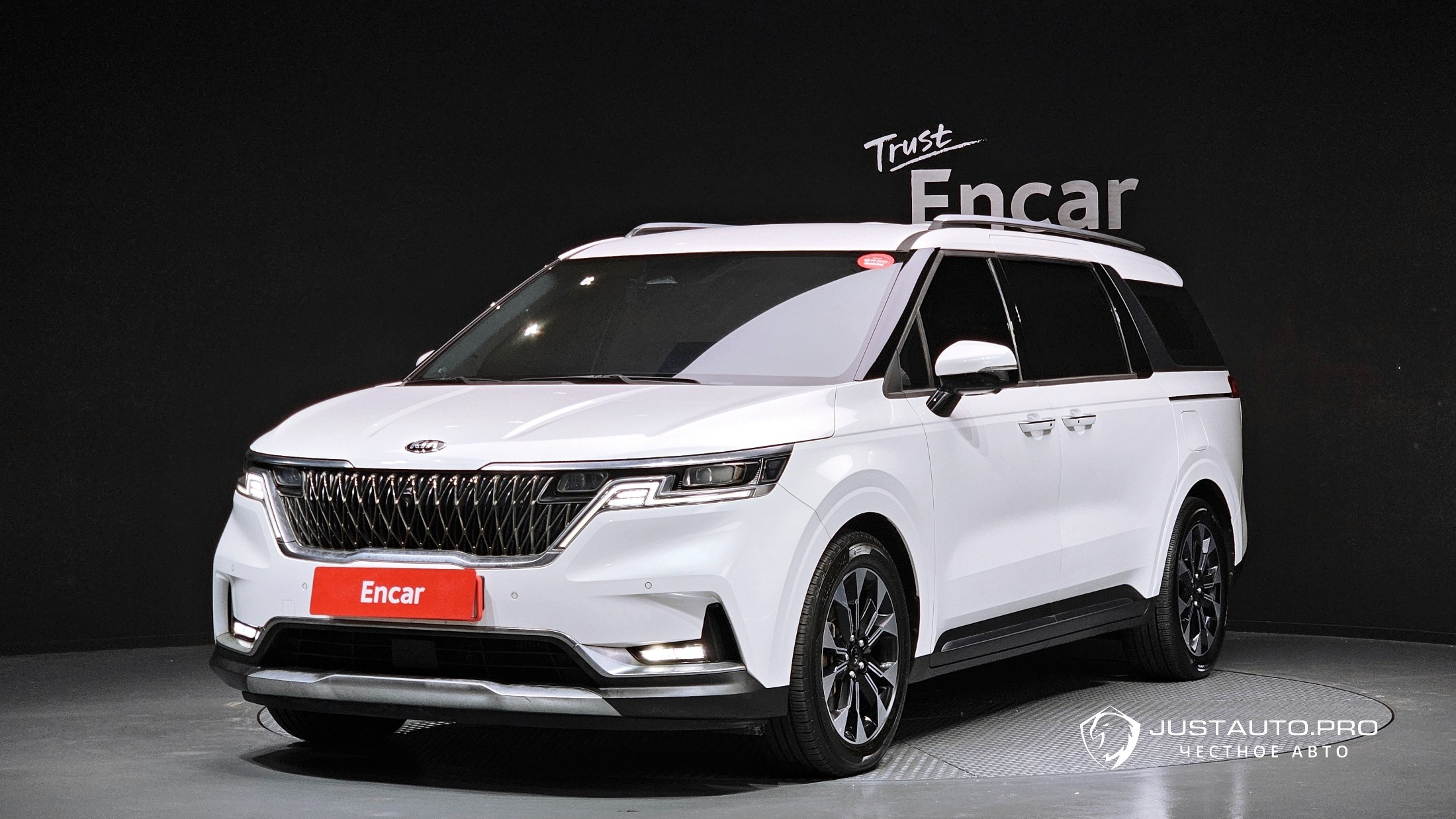 Автомобиль Kia Canival