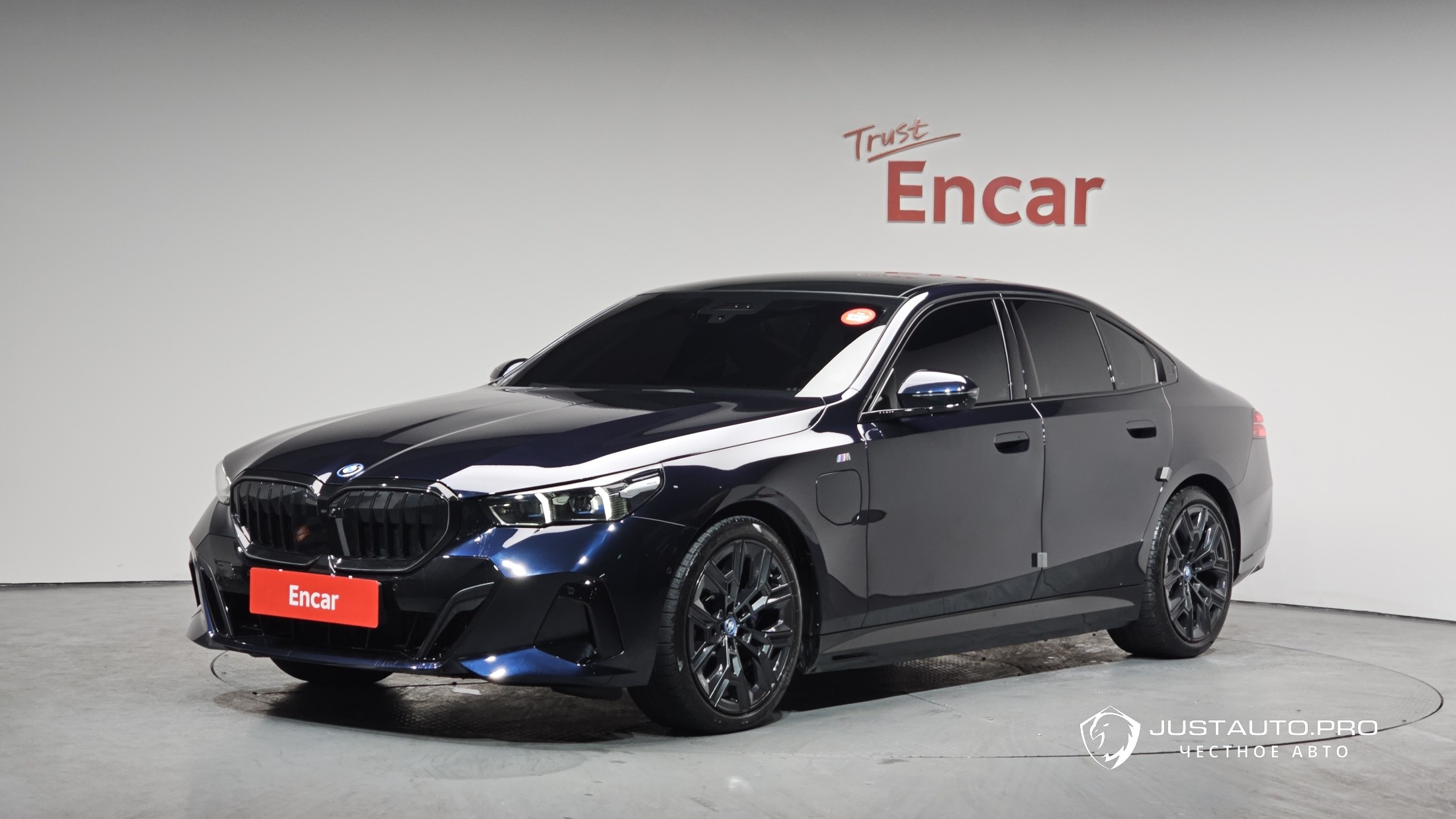 Автомобиль BMW 5-Series