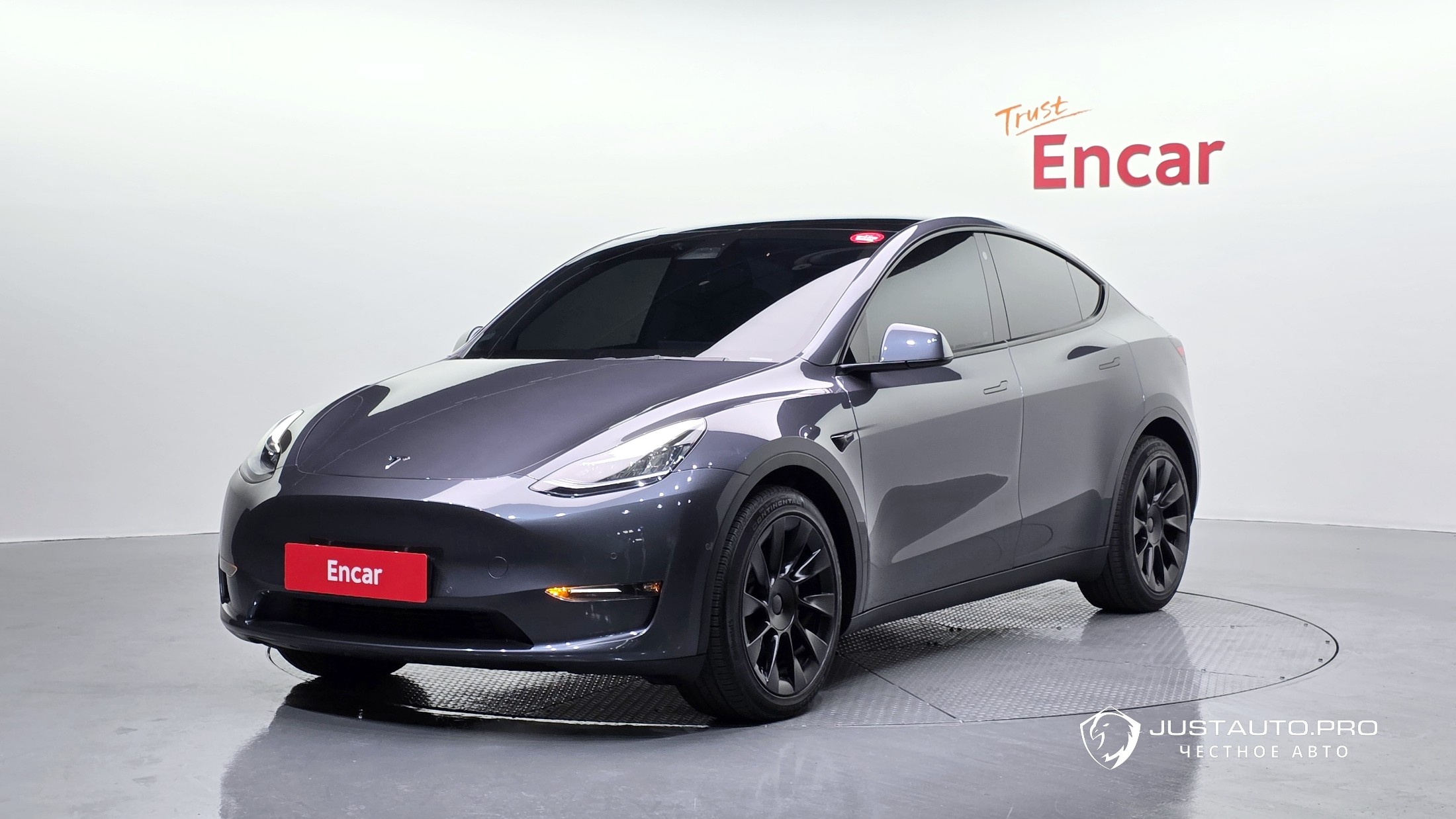 Автомобиль Tesla Model Y