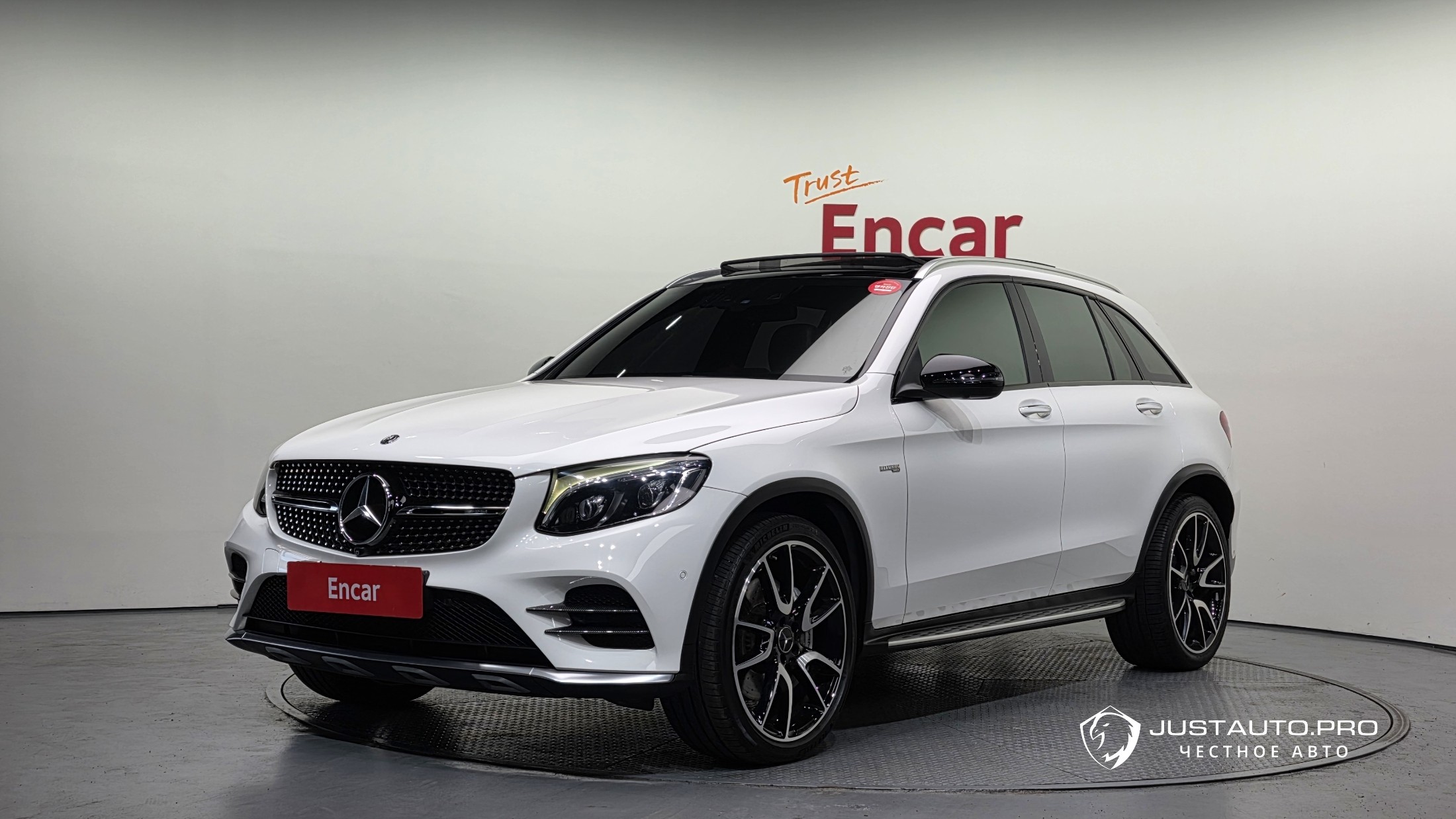 Автомобиль Mercedes-Benz GLC-Class
