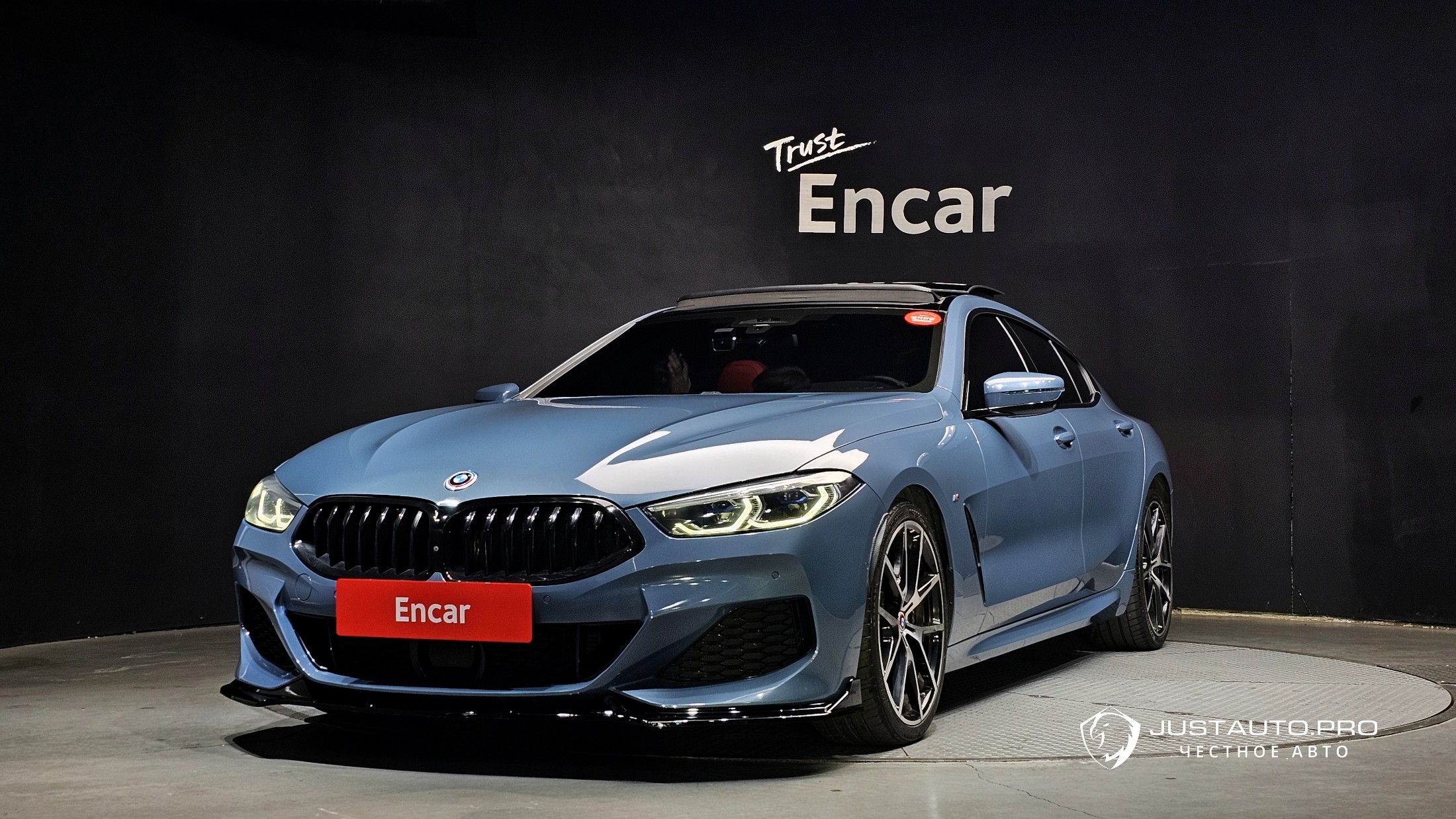 Автомобиль BMW 8-Series