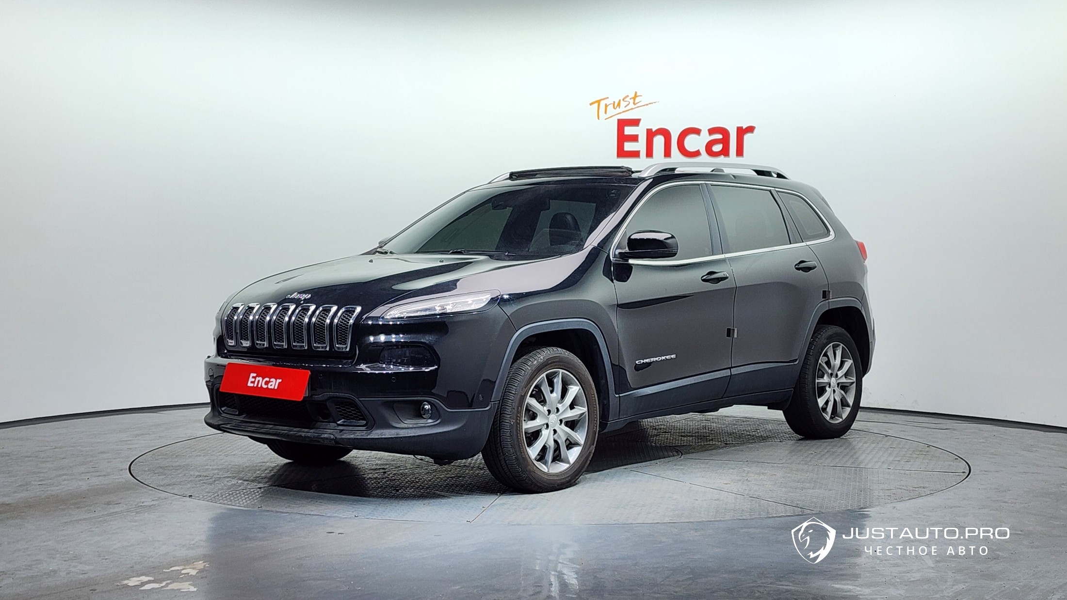 Автомобиль Jeep Cherokee