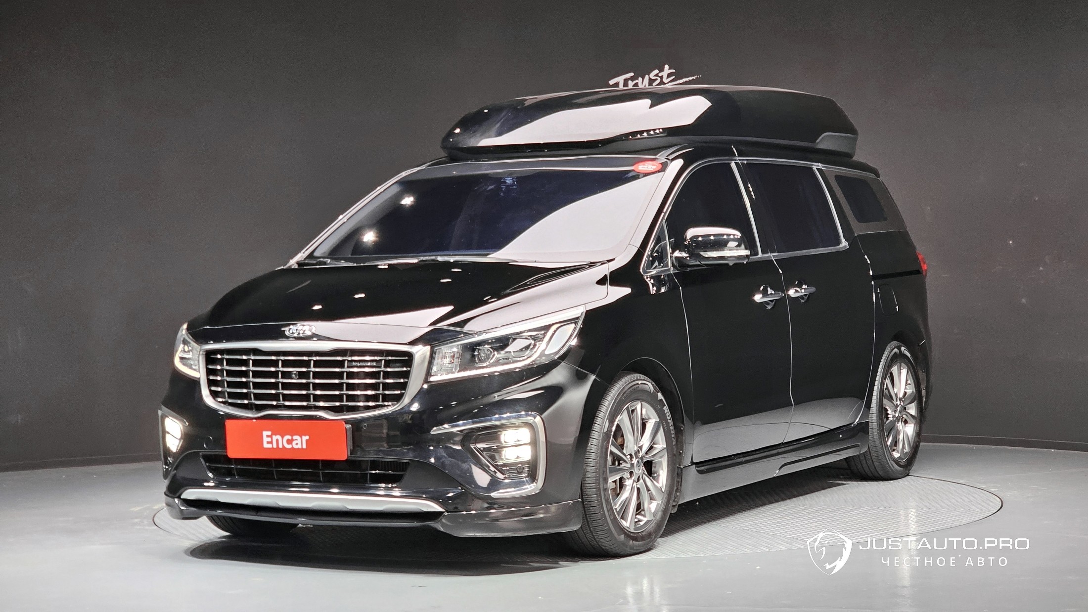 Автомобиль Kia Canival