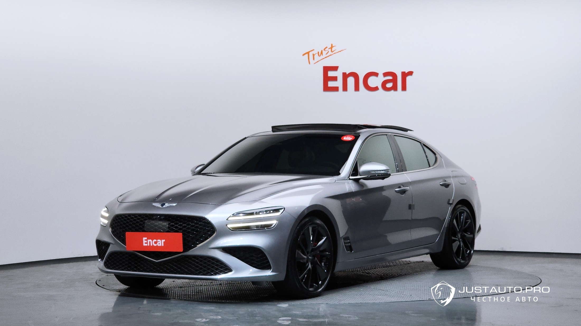Автомобиль Genesis G70