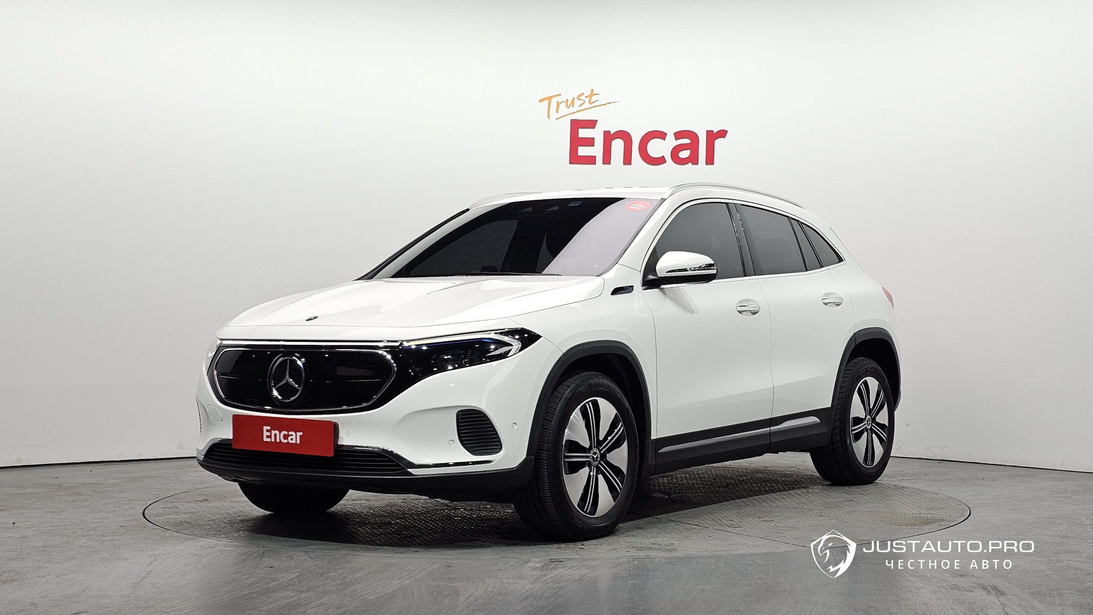 Автомобиль Mercedes-Benz EQA