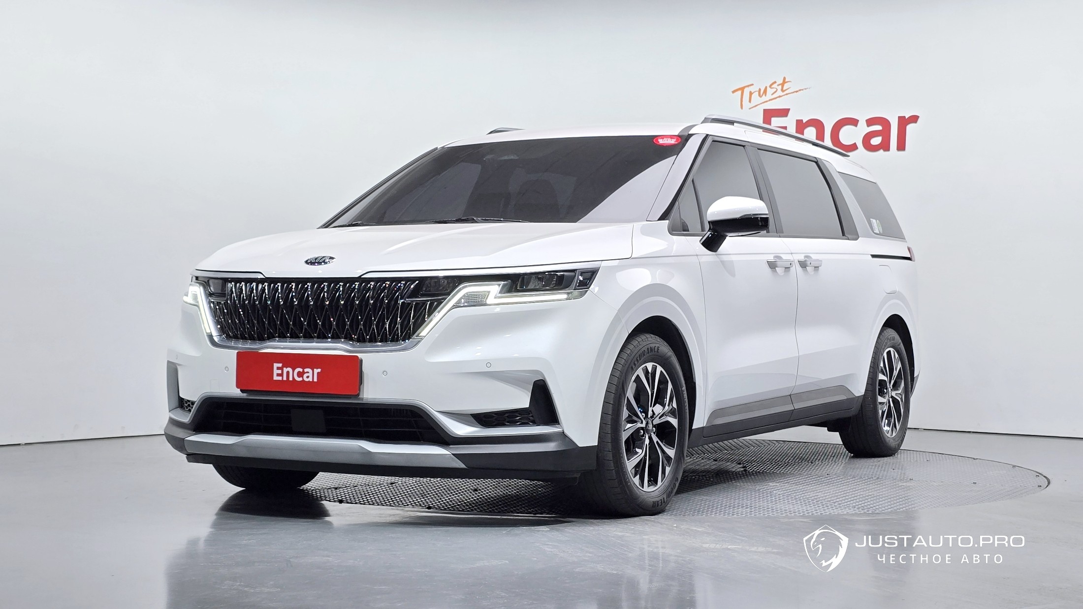 Автомобиль Kia Canival