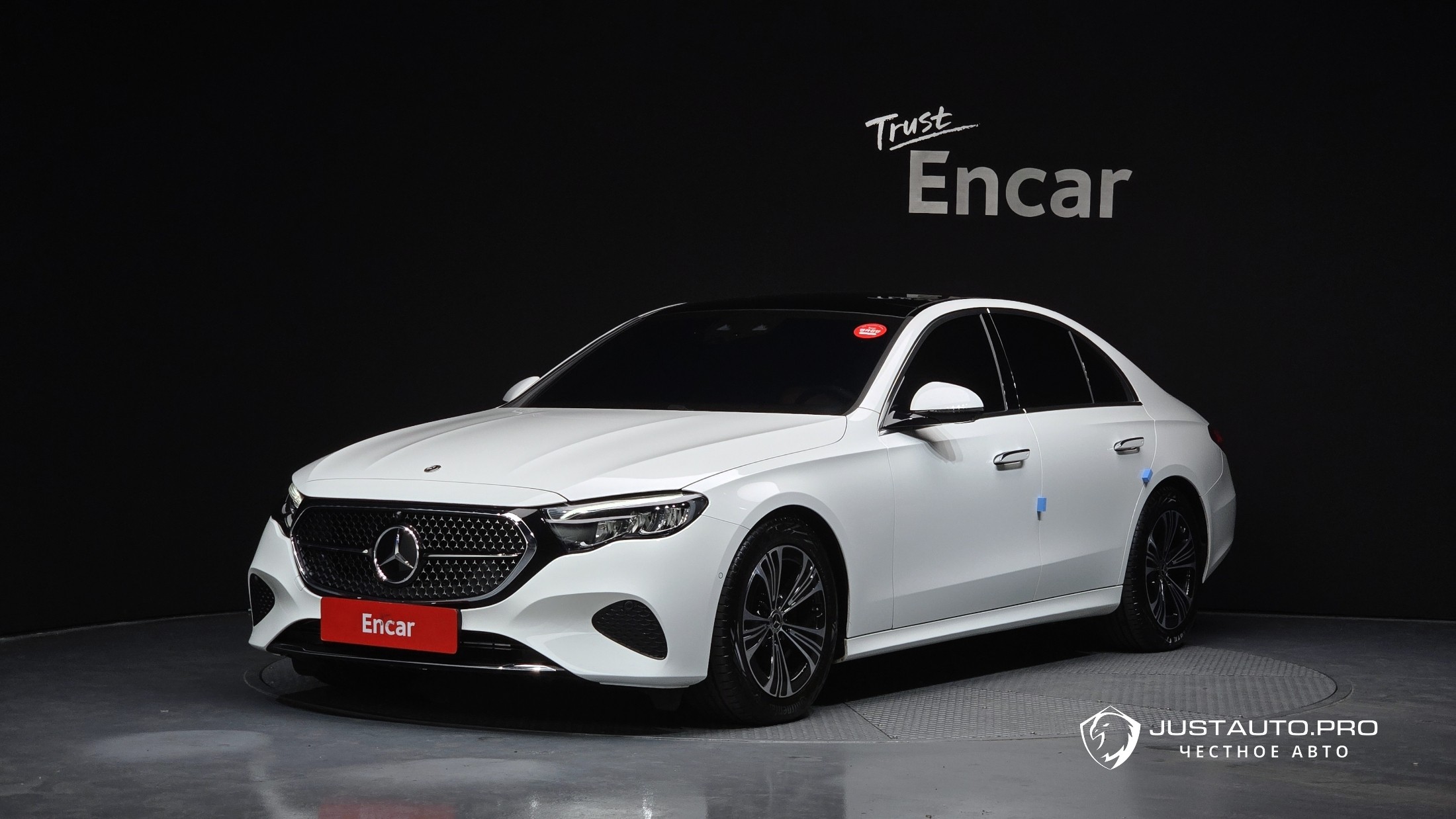 Автомобиль Mercedes-Benz E-Class