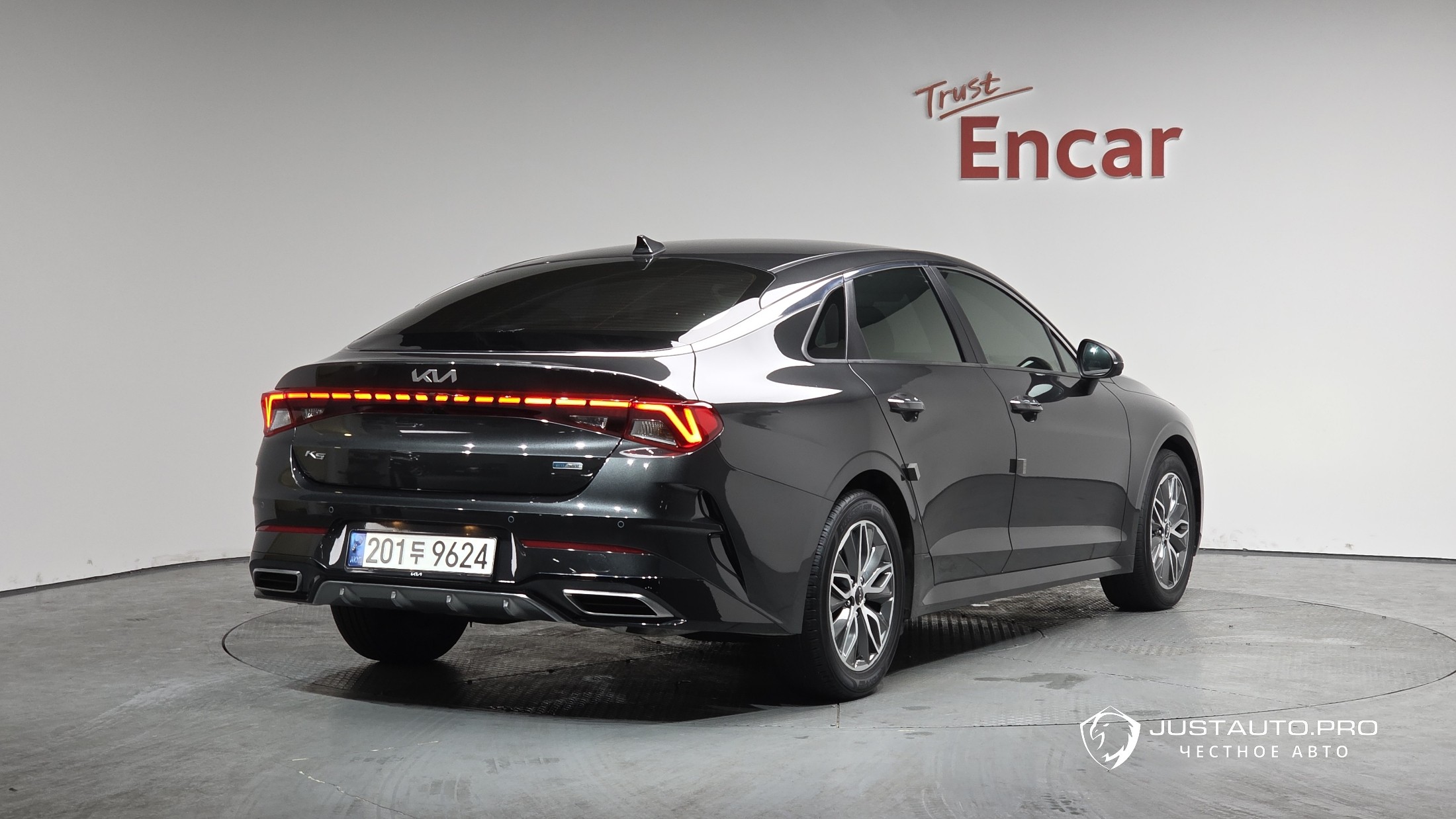 Автомобиль Kia K5