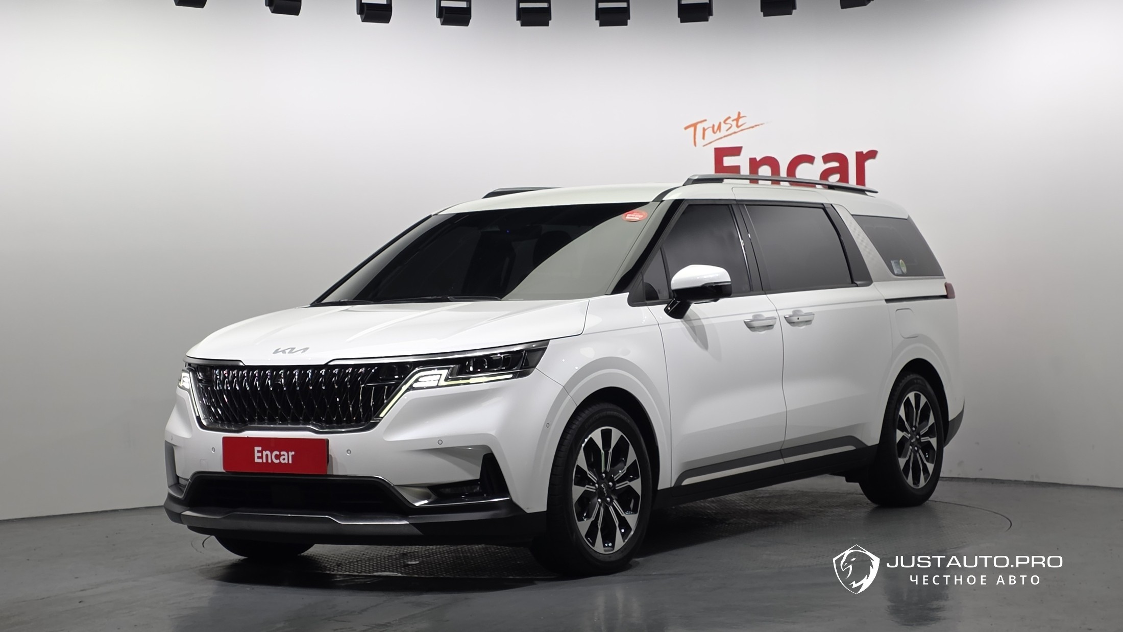 Автомобиль Kia Canival