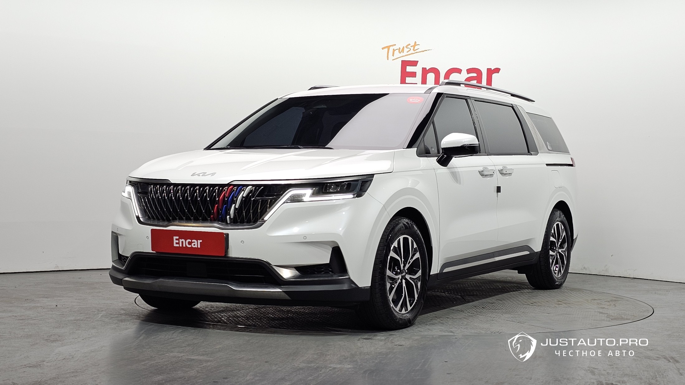Автомобиль Kia Canival