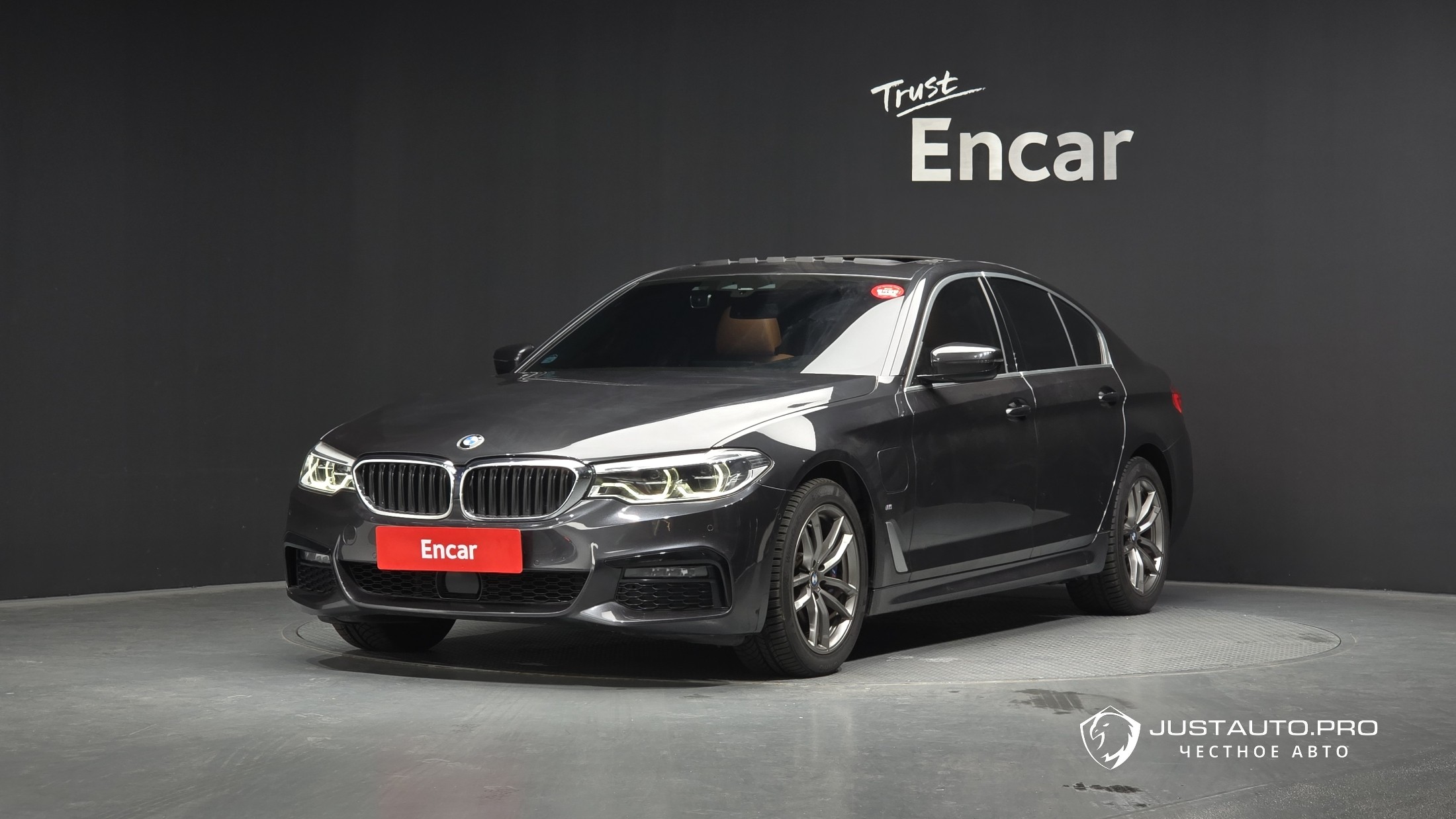 Автомобиль BMW 5-Series