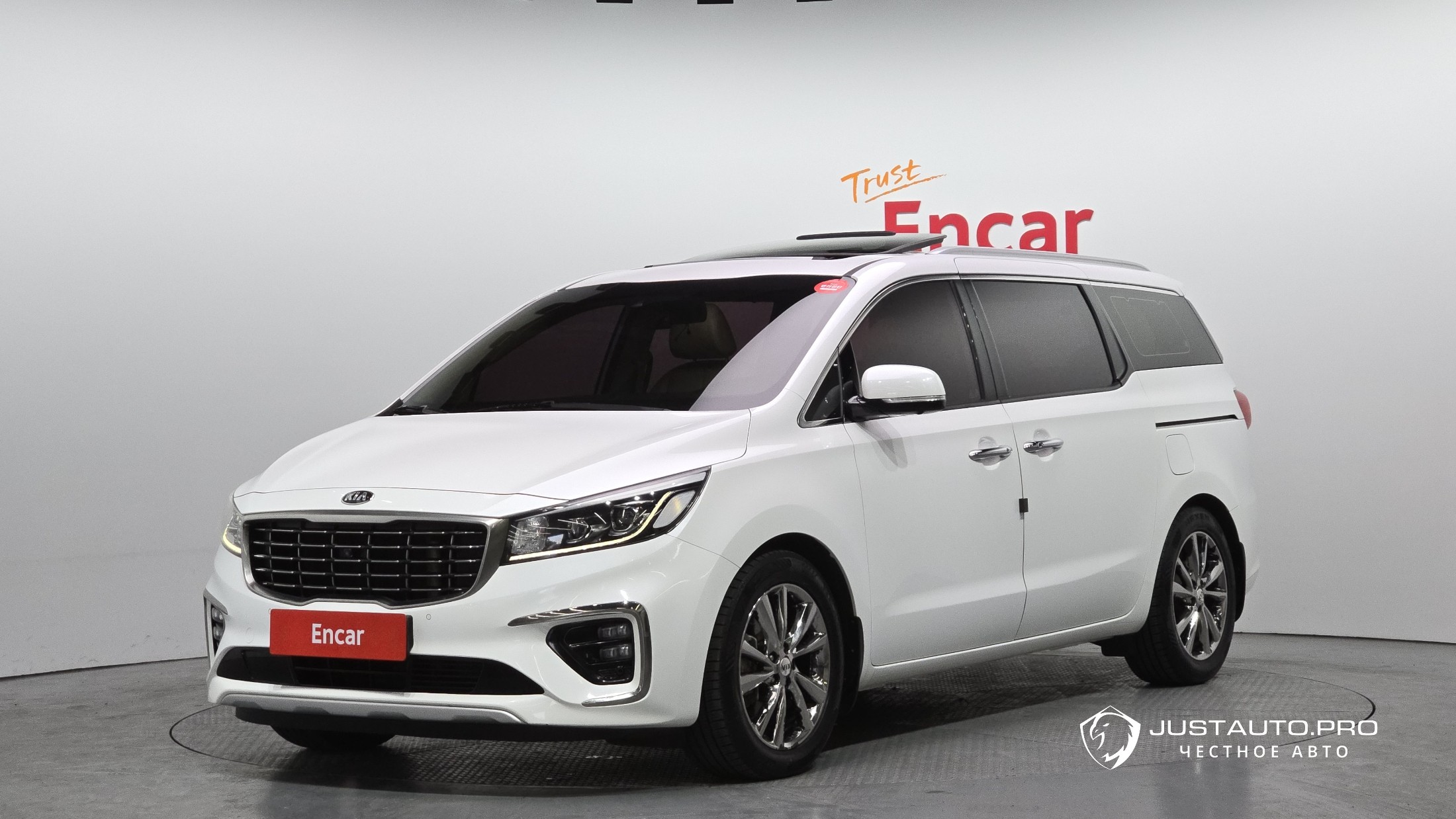 Автомобиль Kia Canival
