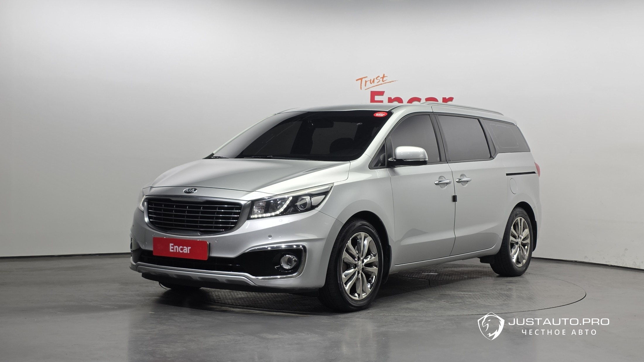 Автомобиль Kia Canival
