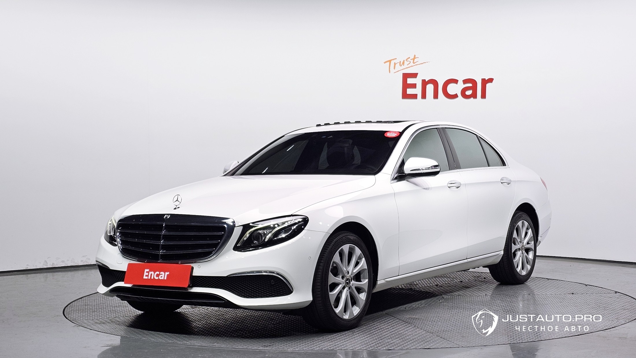 Автомобиль Mercedes-Benz E-Class