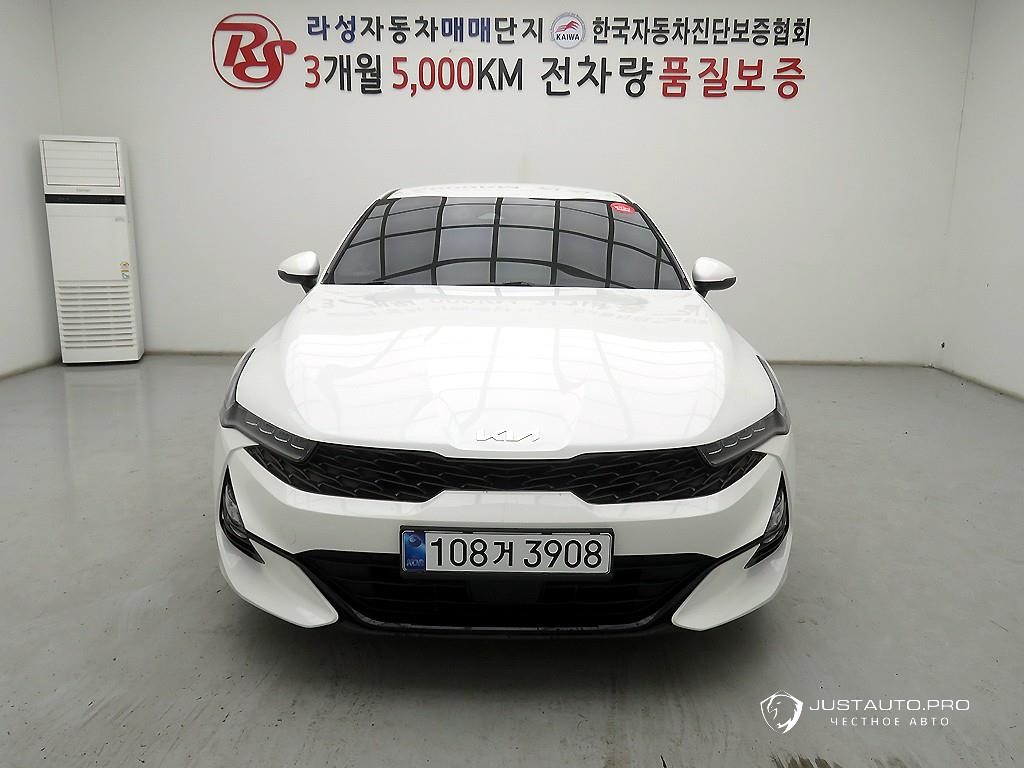 Автомобиль Kia K5