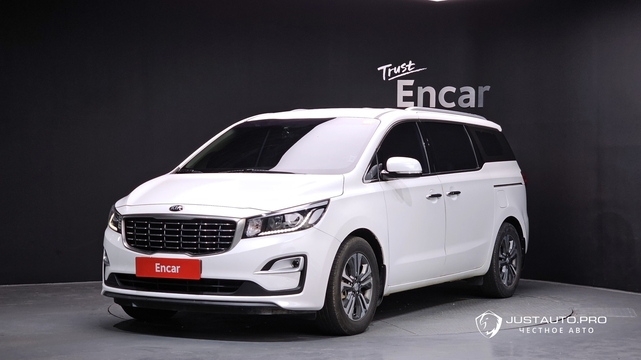 Автомобиль Kia Canival