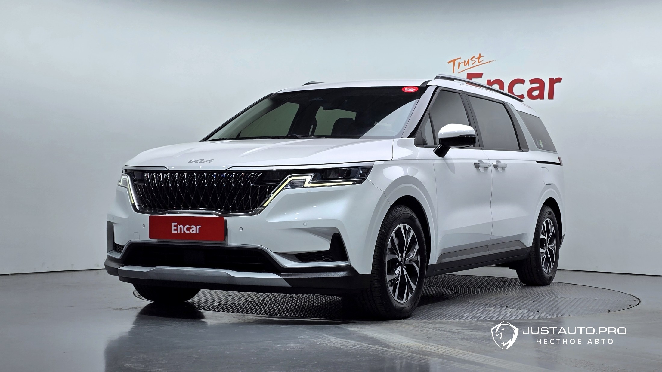 Автомобиль Kia Canival