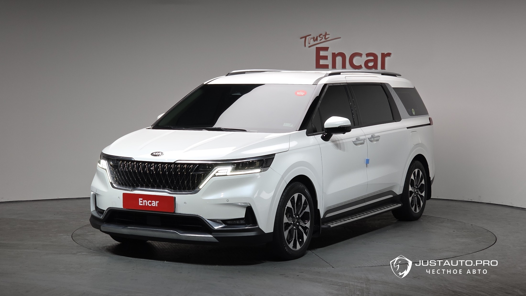 Автомобиль Kia Canival