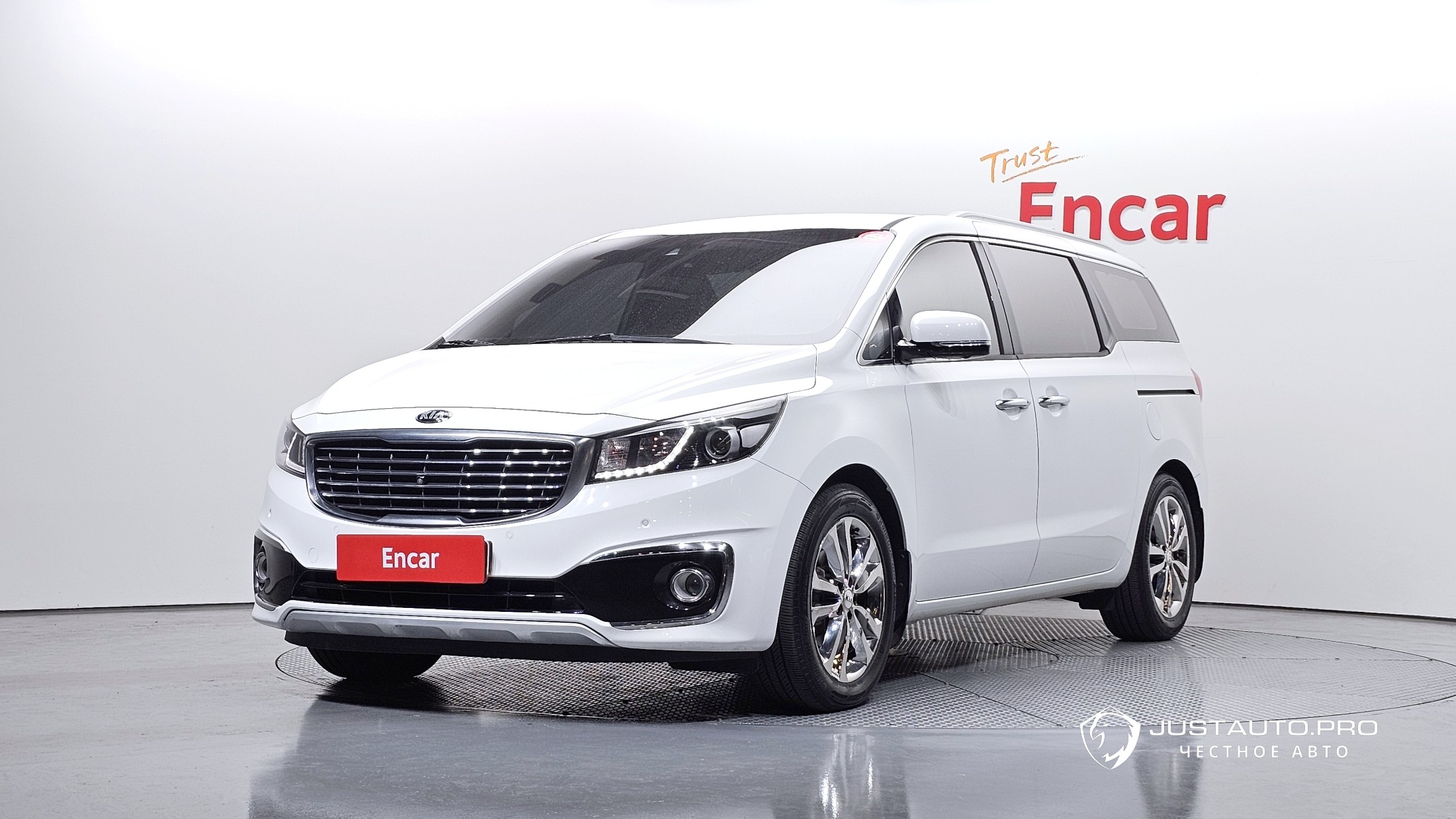 Автомобиль Kia Canival