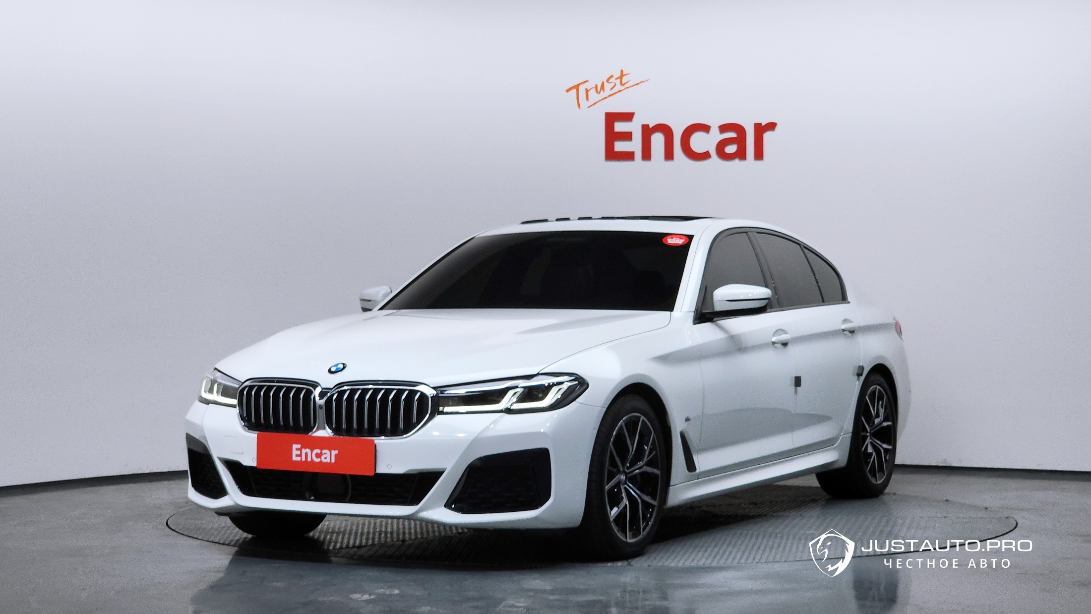 Автомобиль BMW 5-Series