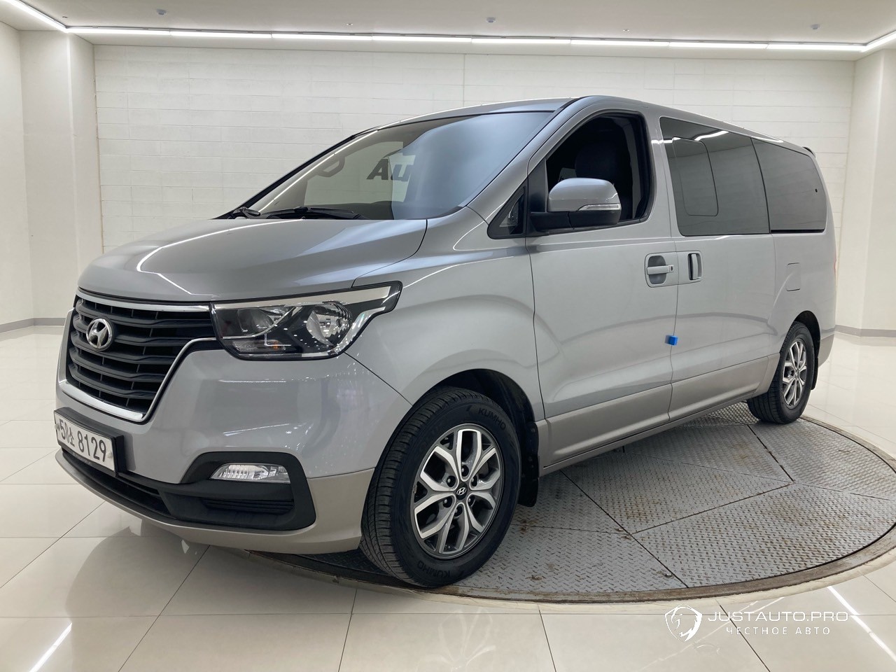 Автомобиль Hyundai Starex