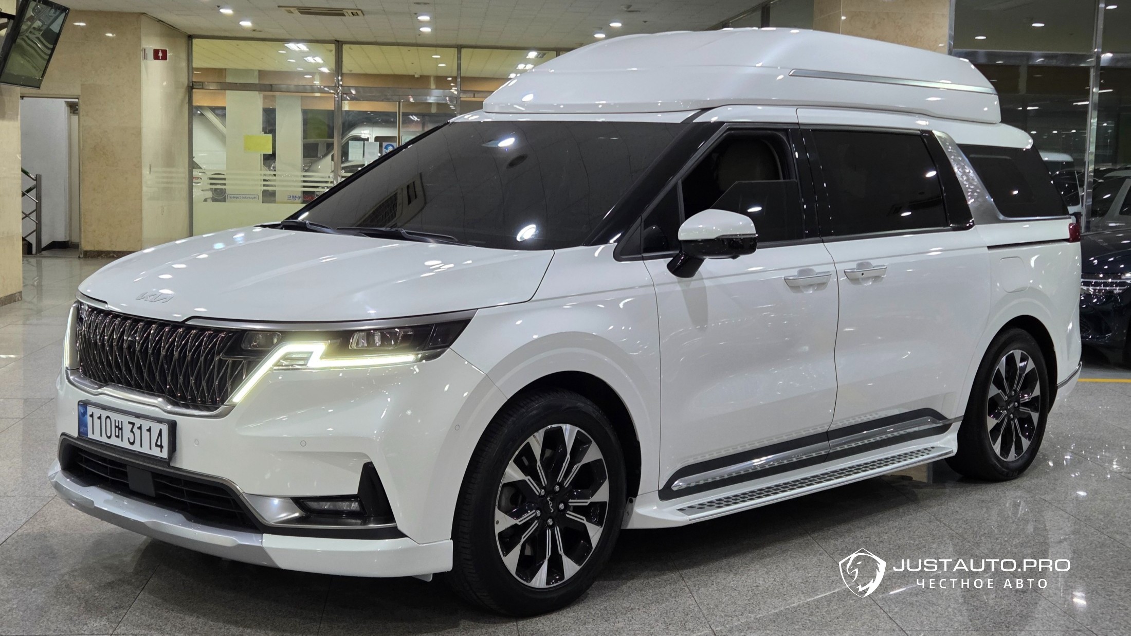 Автомобиль Kia Canival