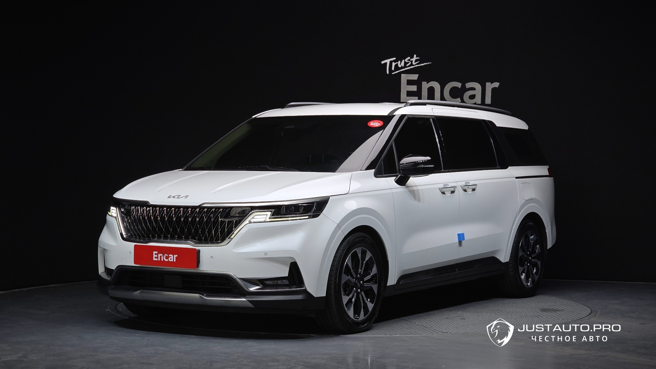 Автомобиль Kia Canival