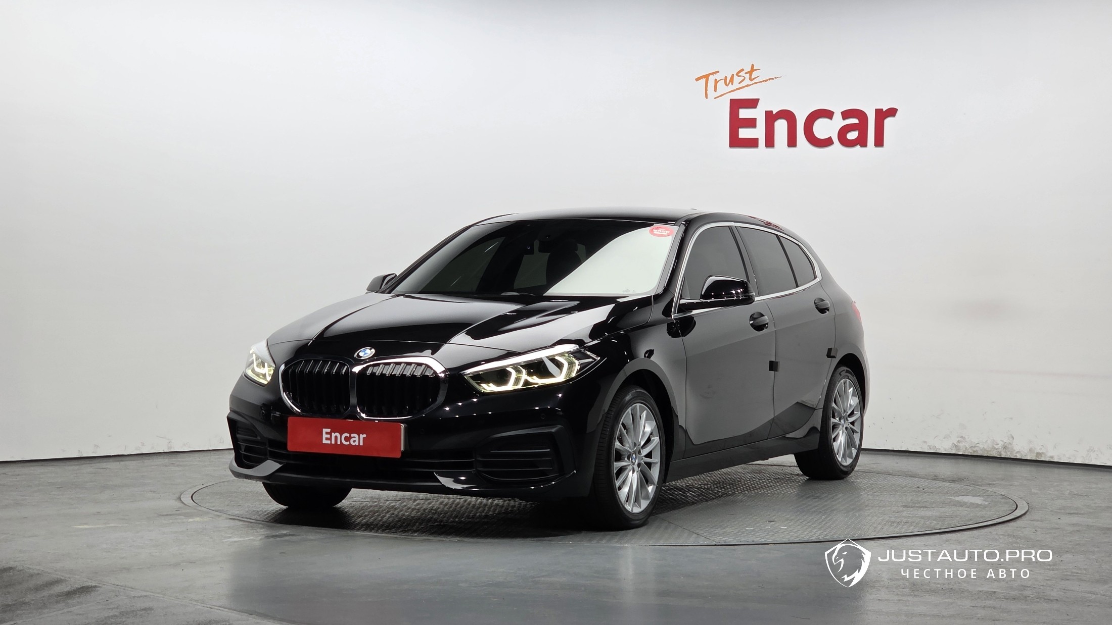 Автомобиль BMW 1-Series