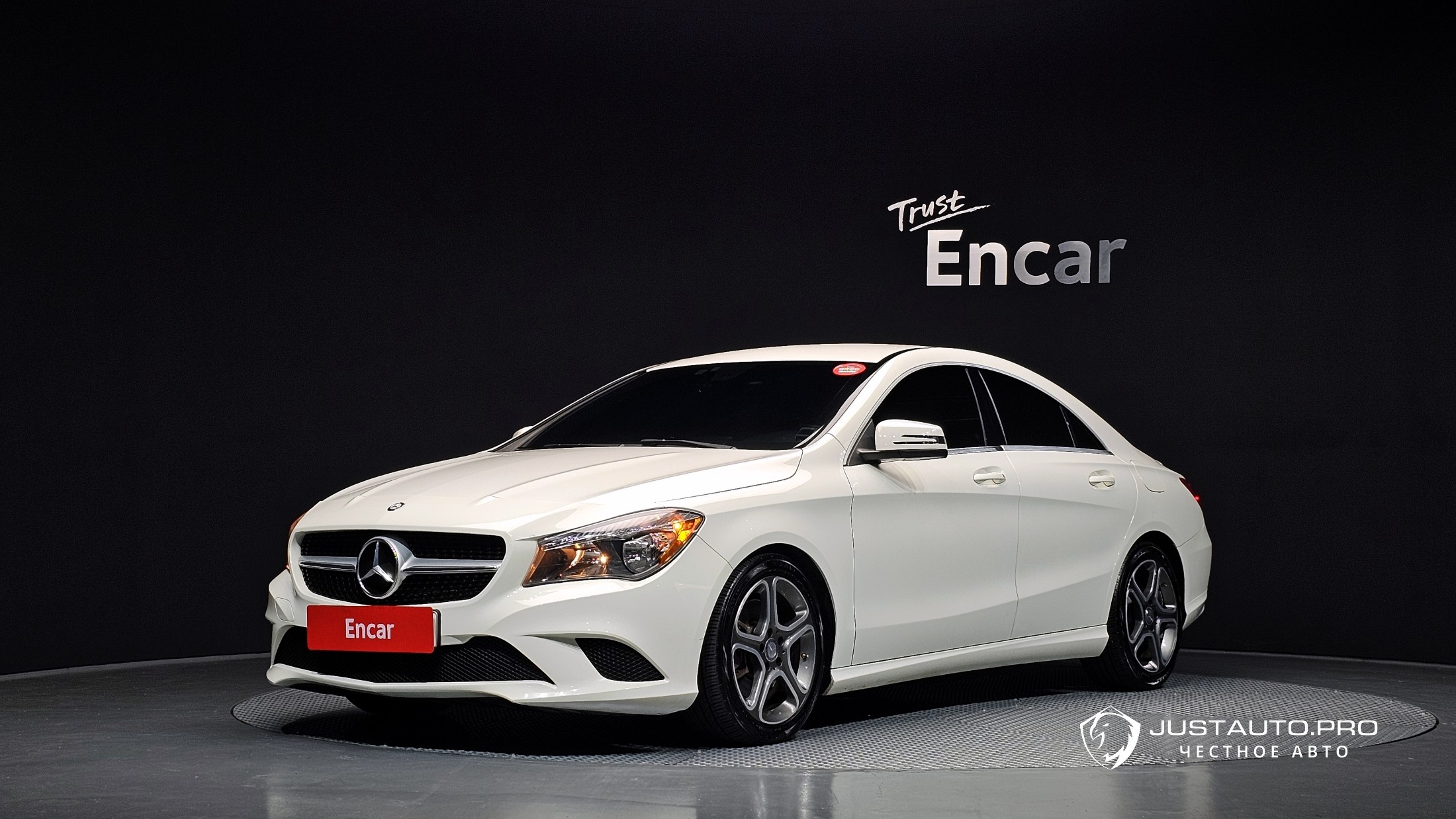 Автомобиль Mercedes-Benz CLA-Class
